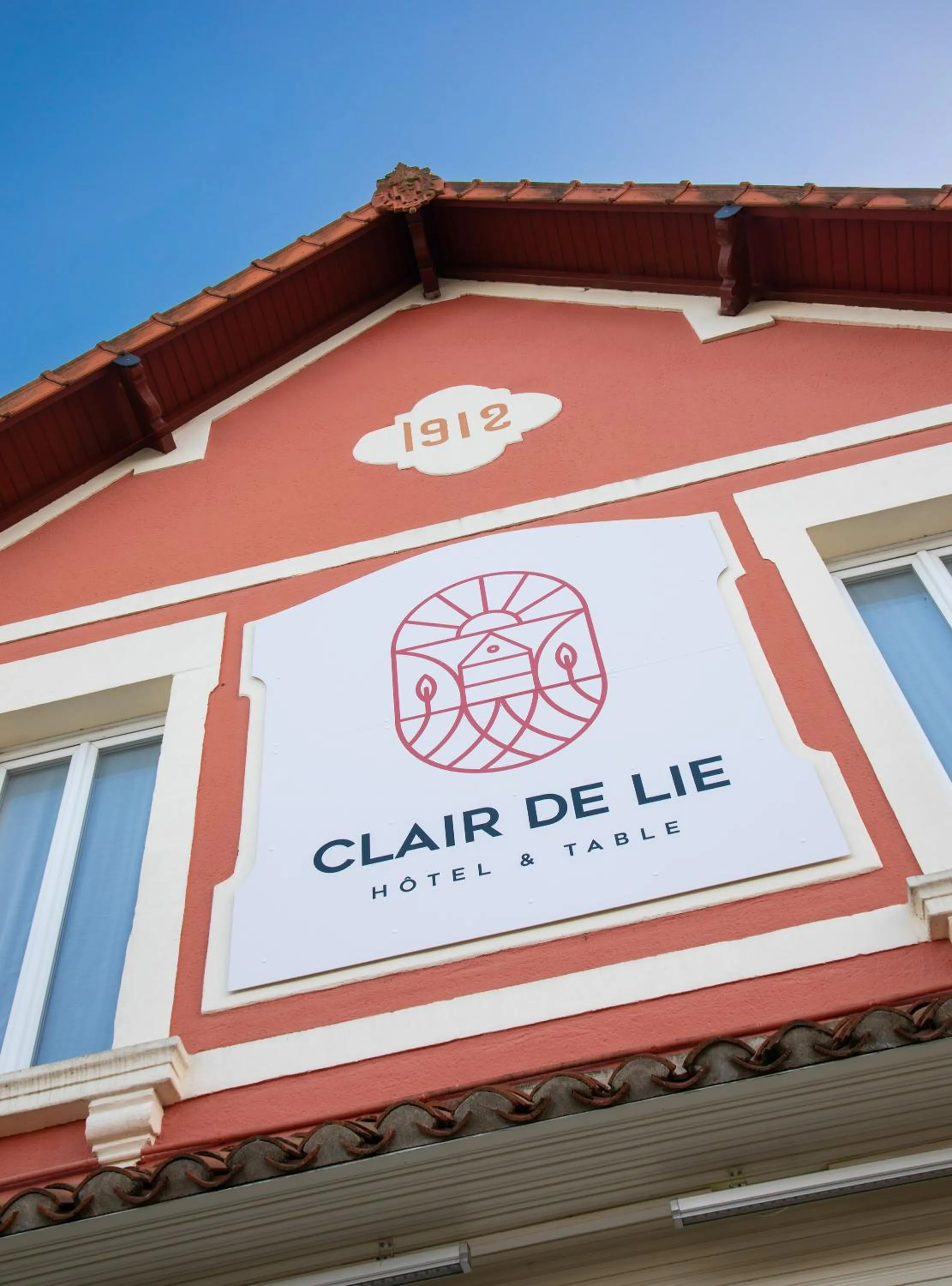 Property logo or sign in Clair de Lie
