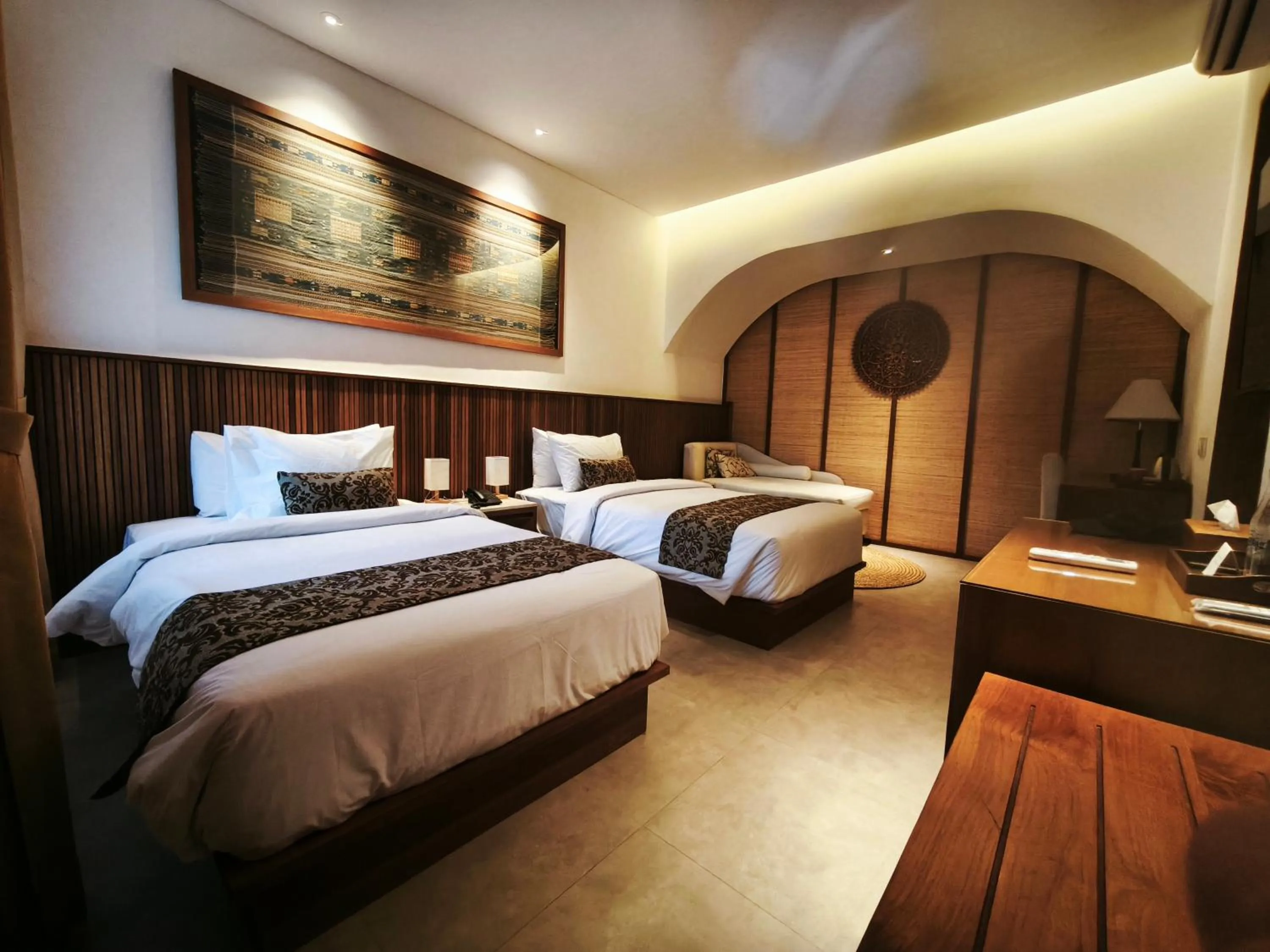 VIP, Bed in Yulia Village Inn Ubud