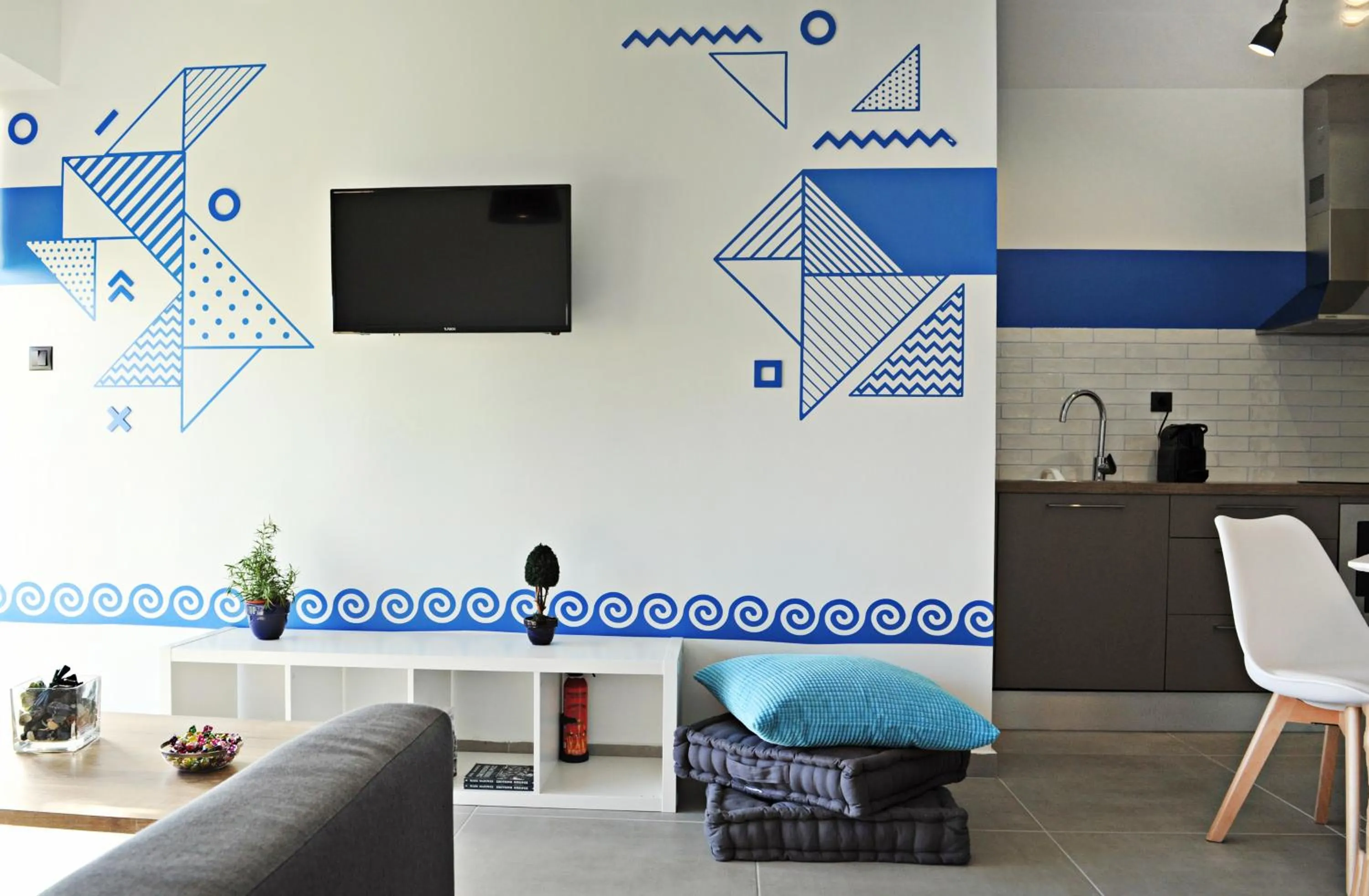 TV and multimedia in The Athenians Modern Apartments