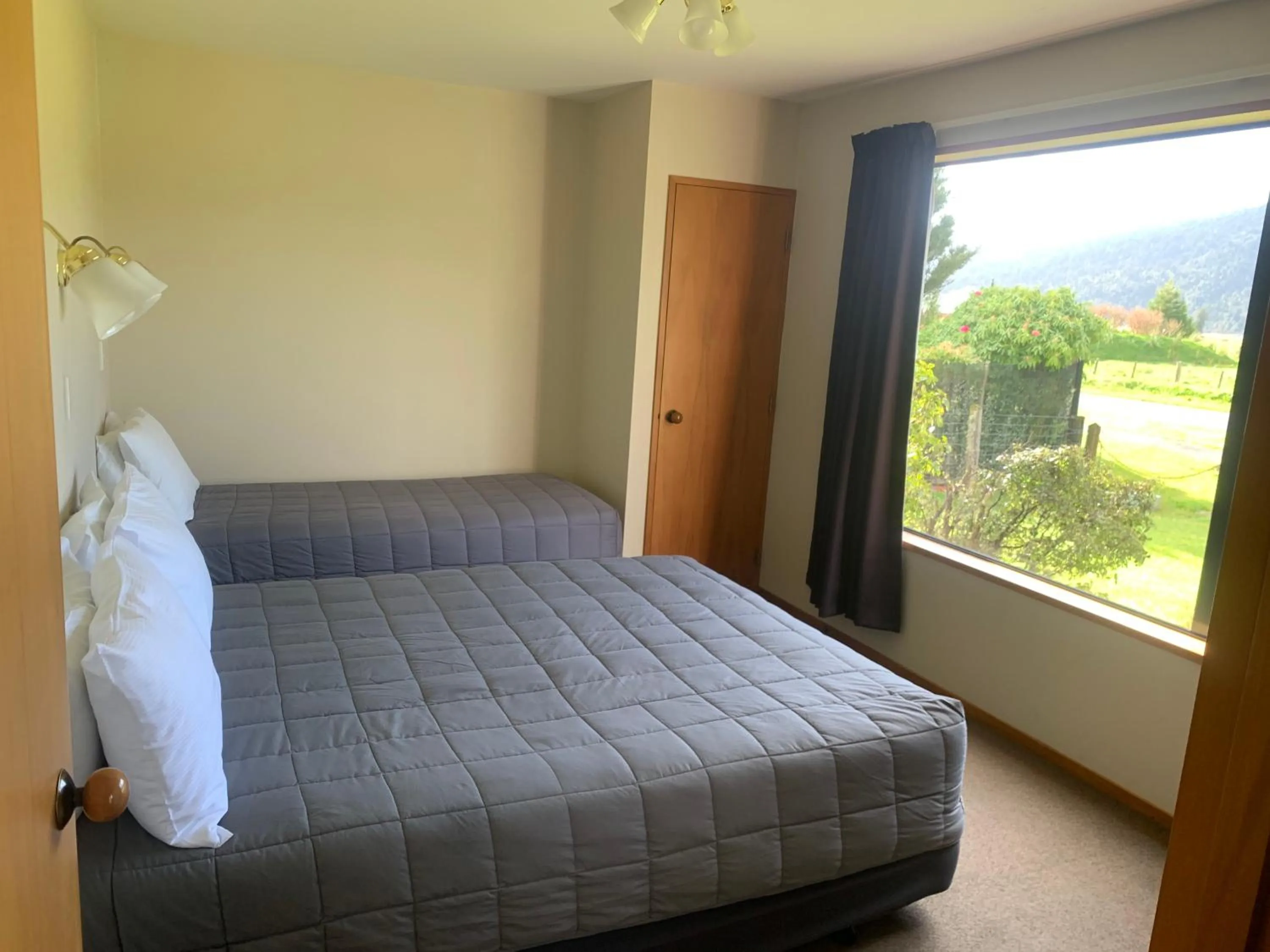 Bed in Mt Cook View Motel - Fox Glacier