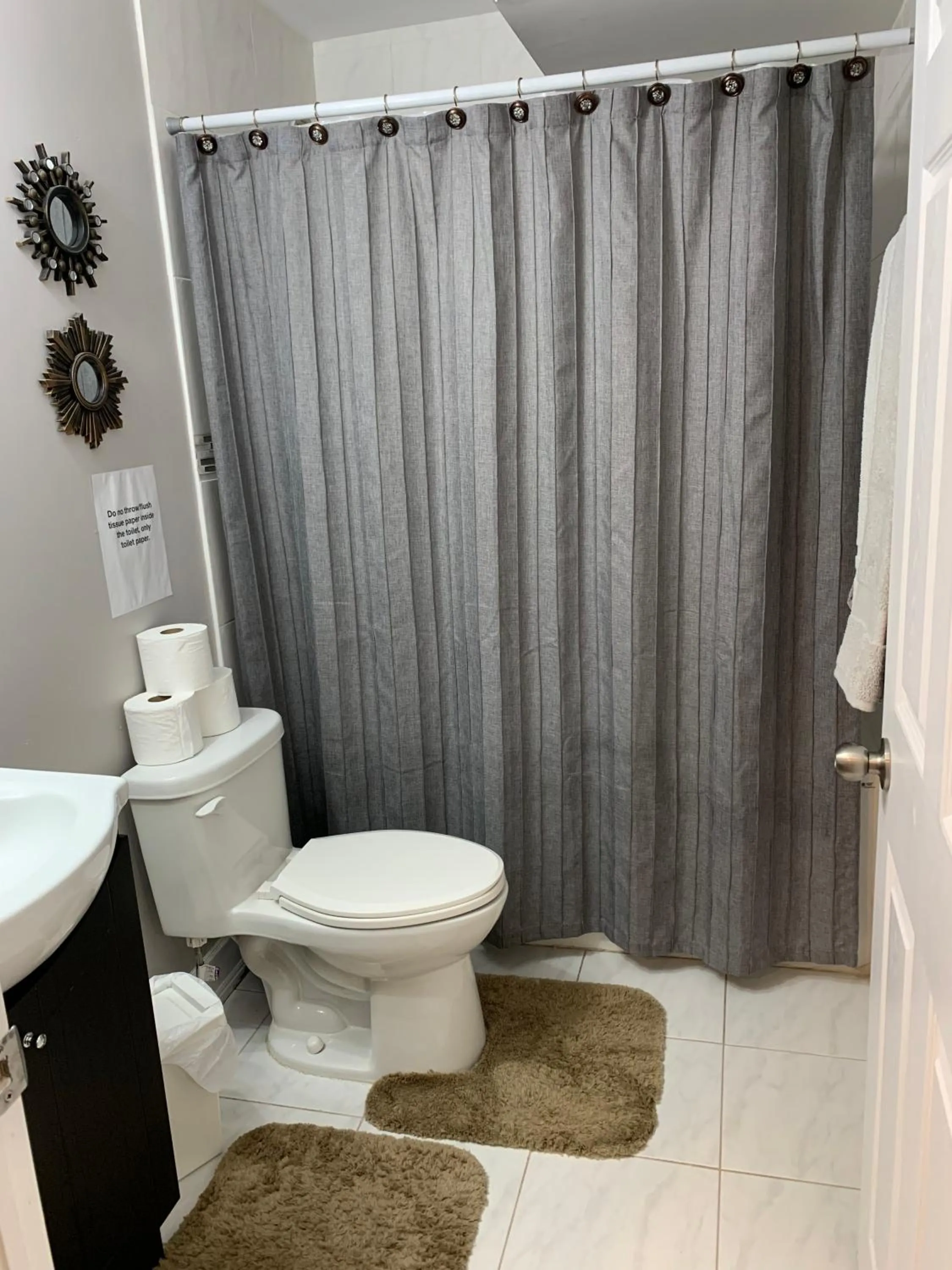 Bathroom in Clean, Beautiful & Modern 2 bedroom apartment