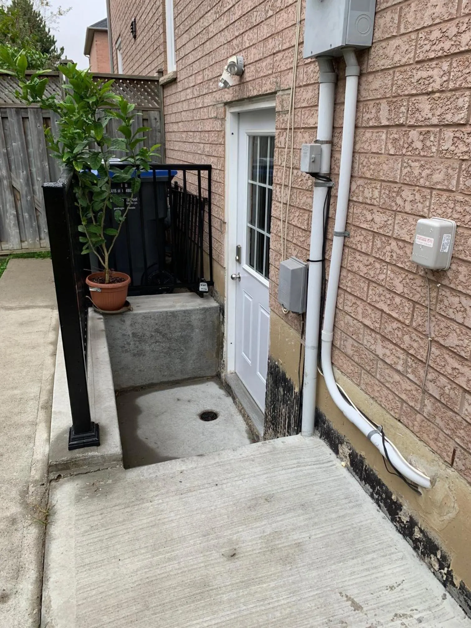 Clean, Beautiful & Modern 2 bedroom apartment