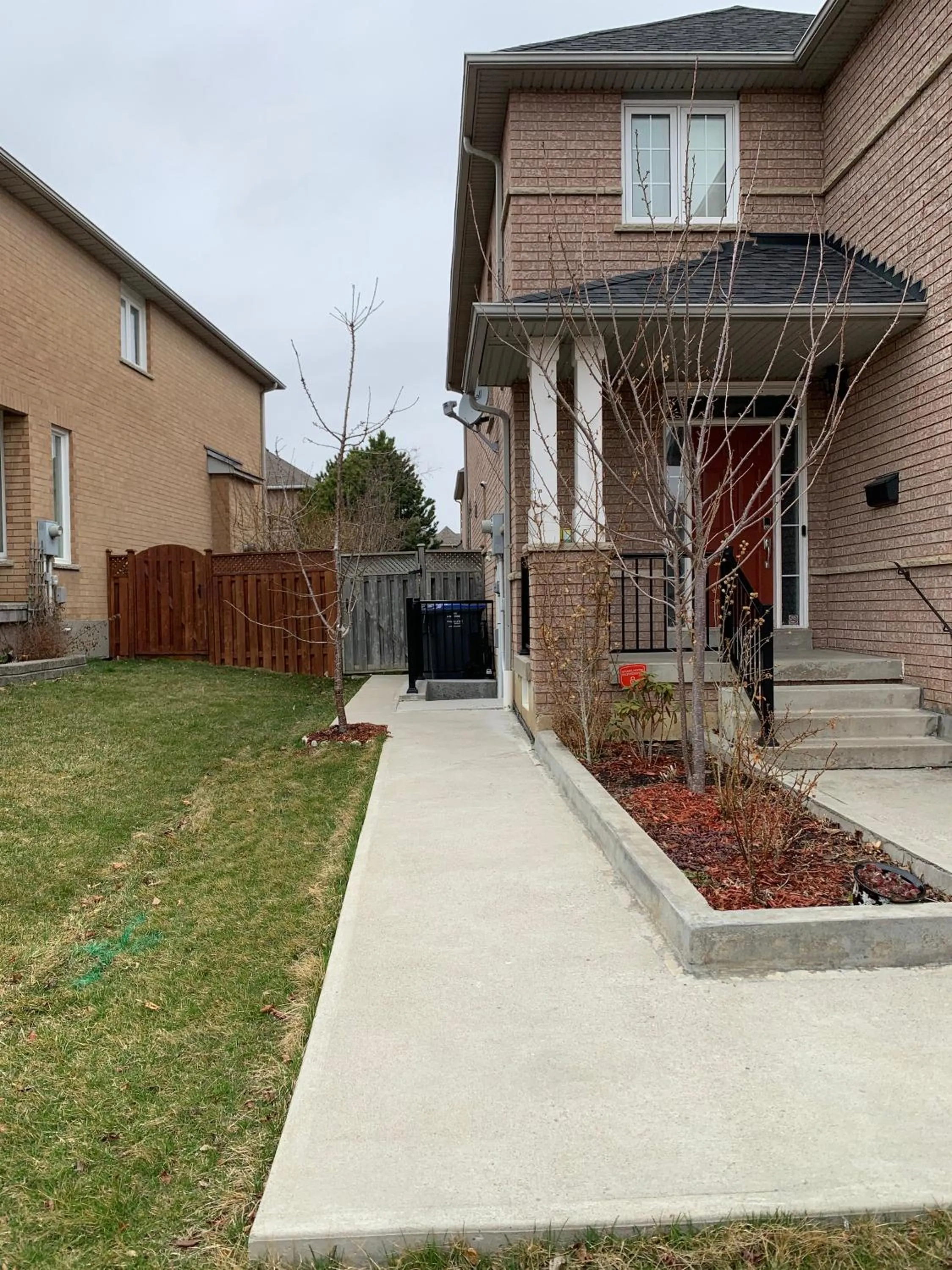 Clean, Beautiful & Modern 2 bedroom apartment