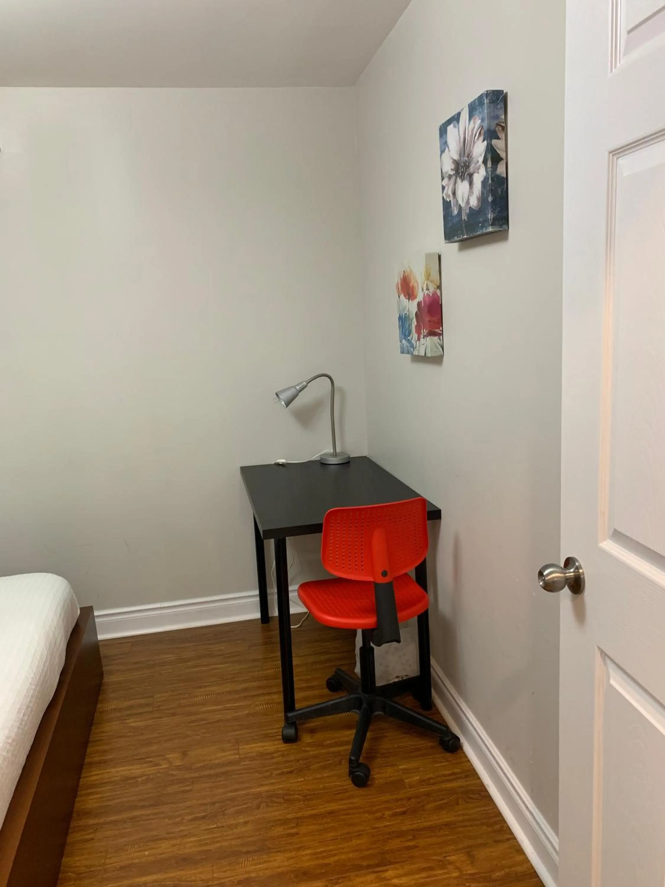 Clean, Beautiful & Modern 2 bedroom apartment