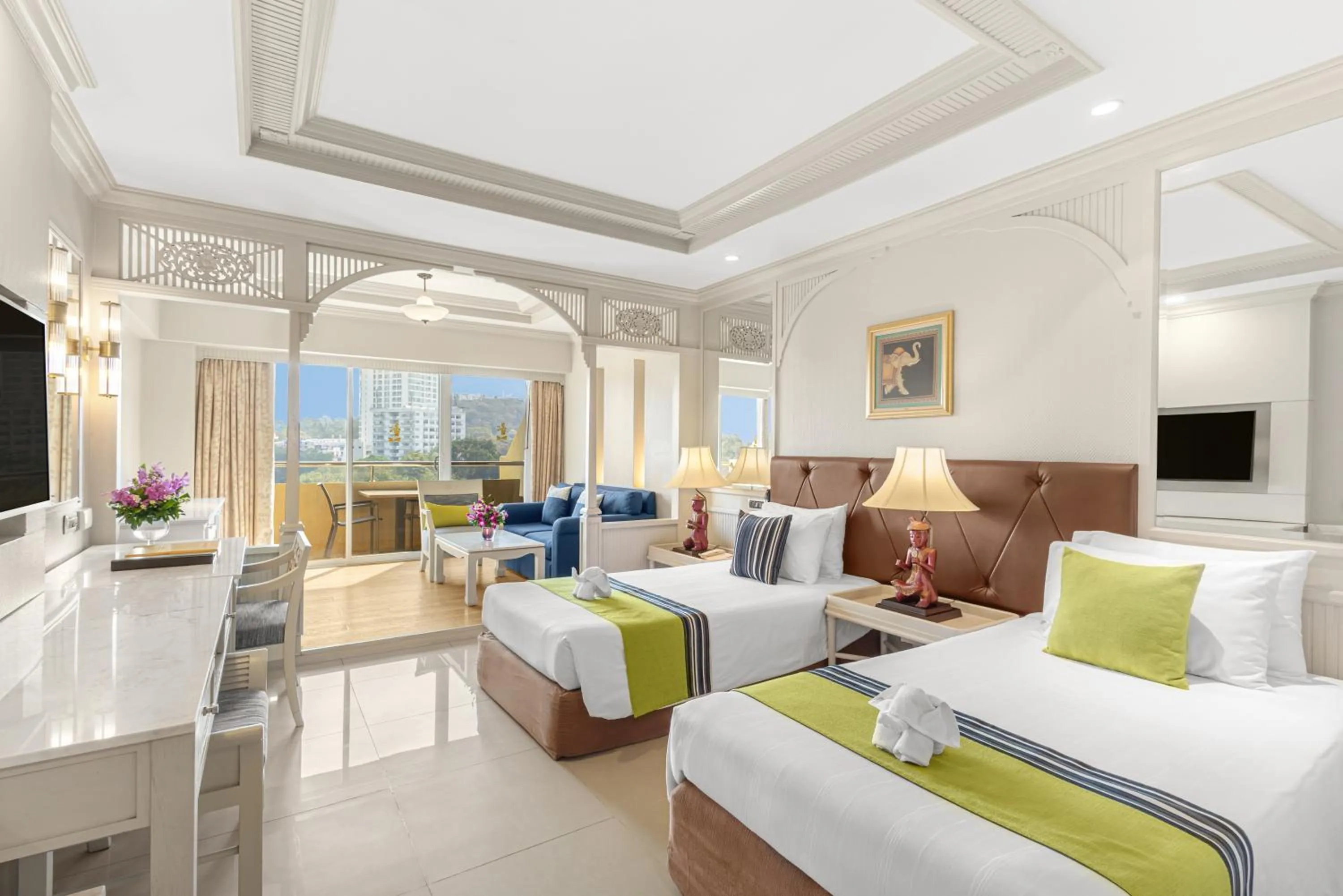 Mini Suite Plus Sun Rise Twin Bed in Royal Cliff Beach Hotel Pattaya