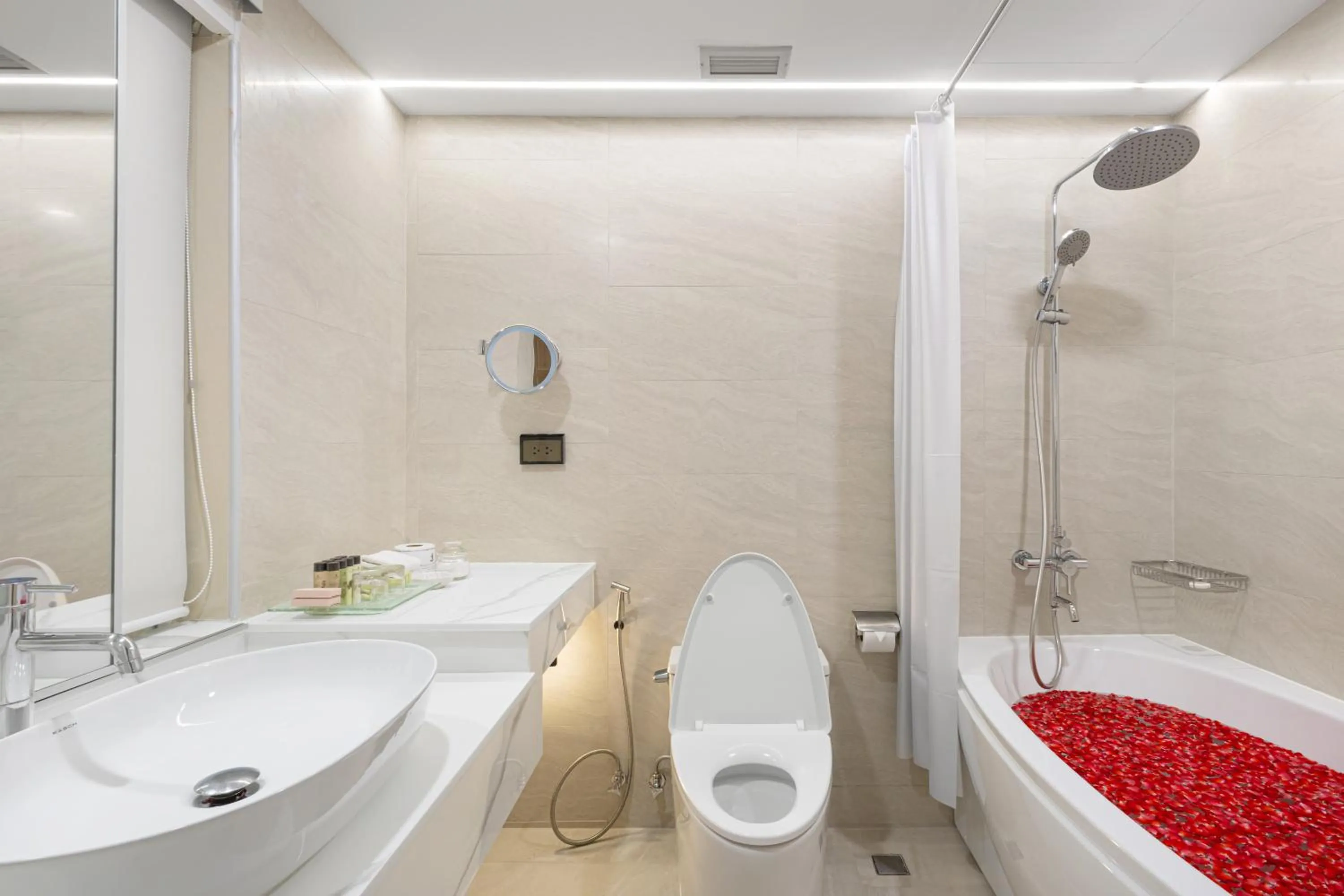 Bathroom in Royal Cliff Beach Hotel Pattaya