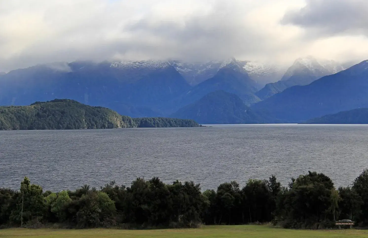 Standard Triple Studio in Te Anau Manapouri Lake Hotel Standard Triple Studio in Te Anau Manapouri Lake Hotel