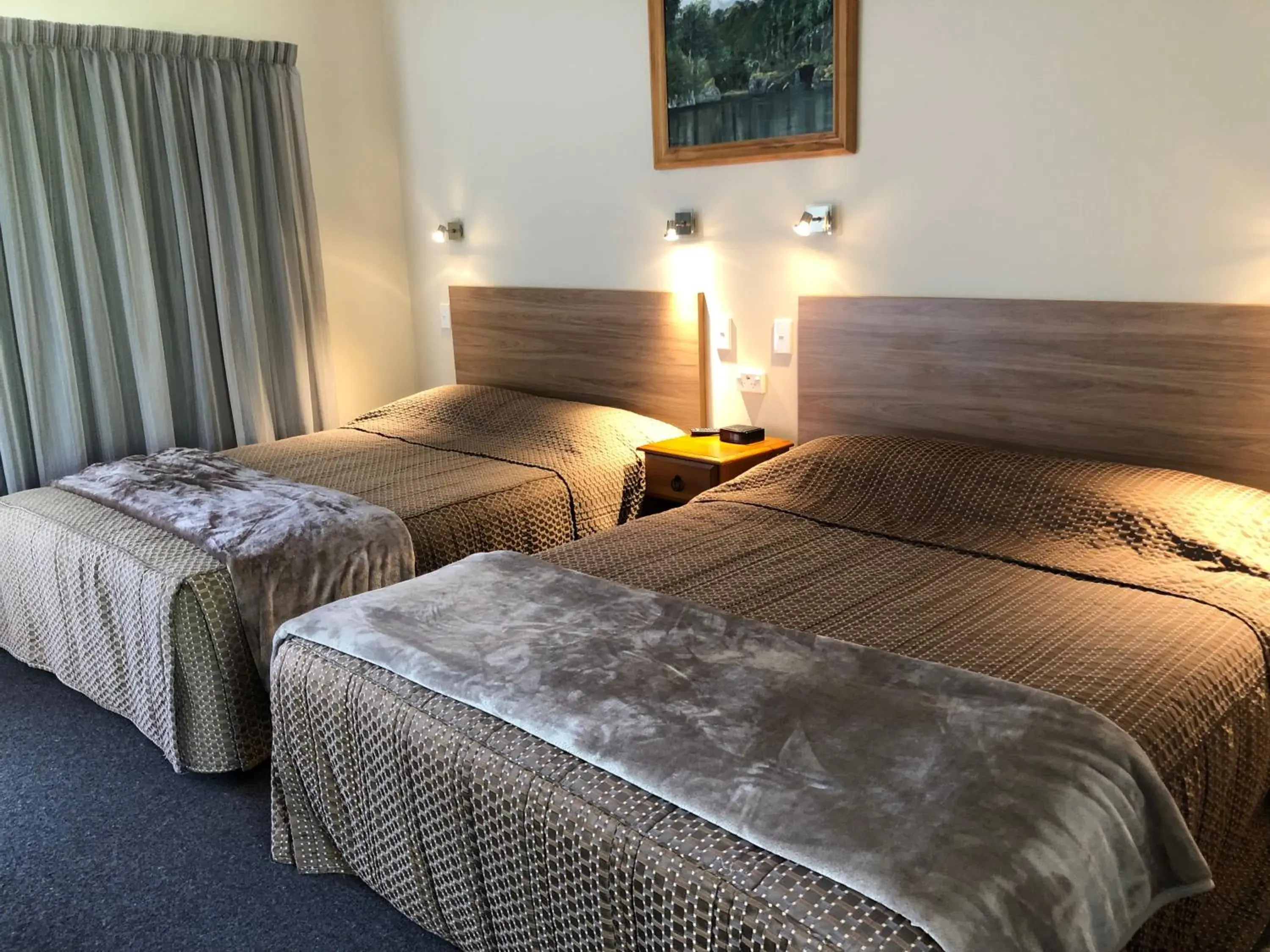 Superior 1st Floor in Te Anau Manapouri Lake Hotel Superior 1st Floor in Te Anau Manapouri Lake Hotel