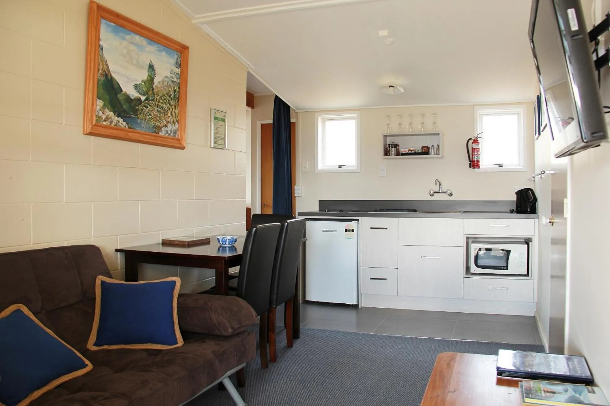 Kitchen or kitchenette in Te Anau Manapouri Lake Hotel