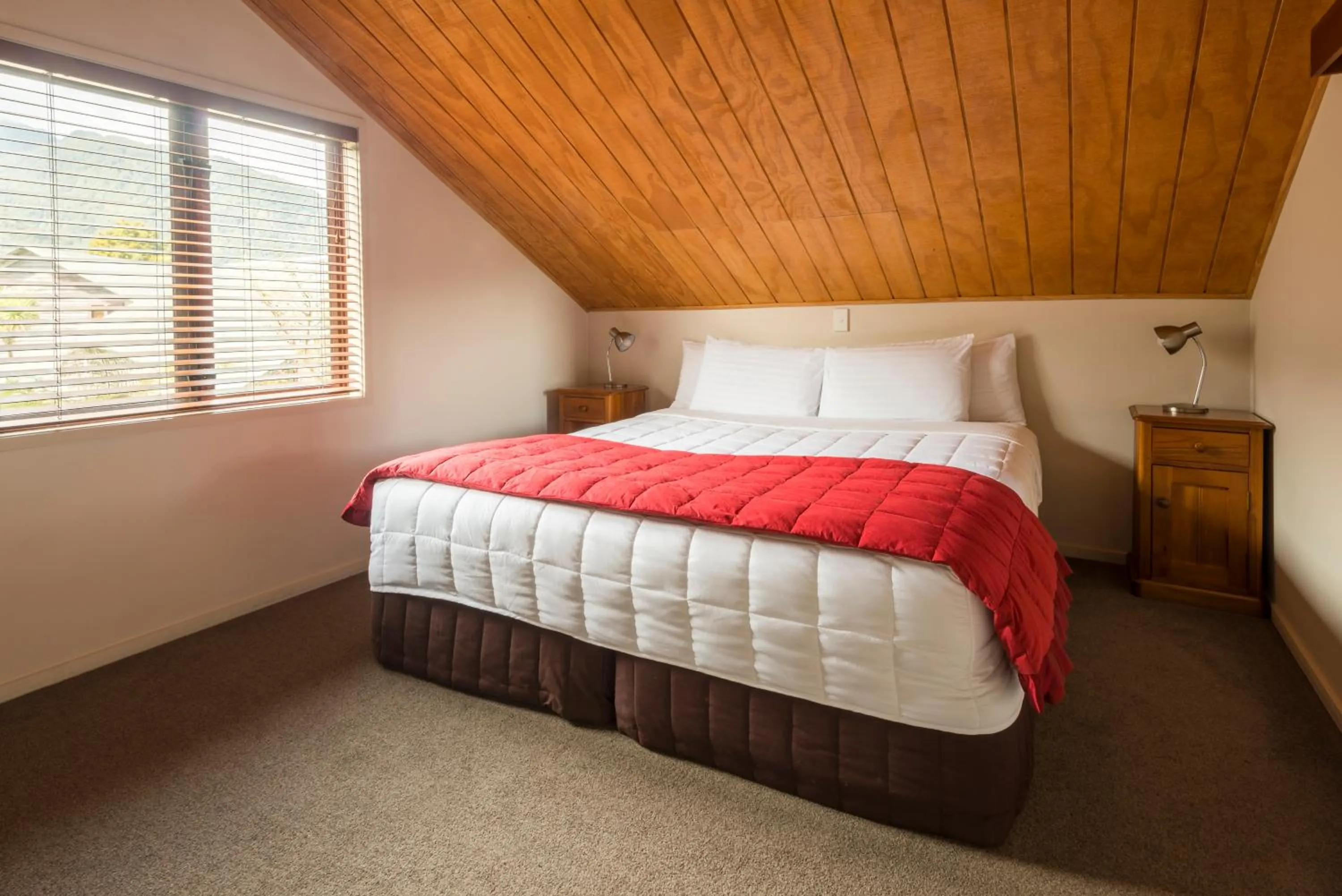 Bedroom, Bed in Glenfern Villas