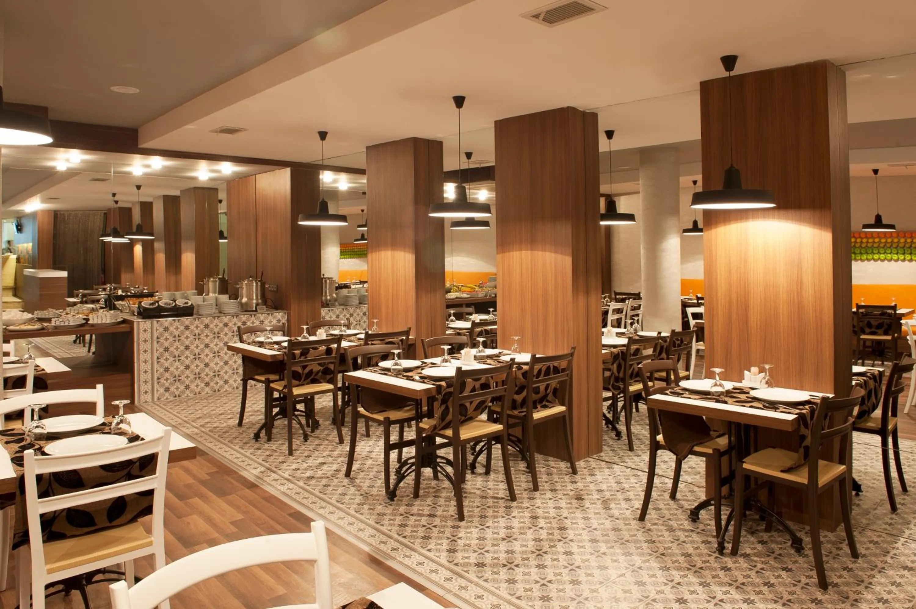 Restaurant/places to eat in Birbey Hotel