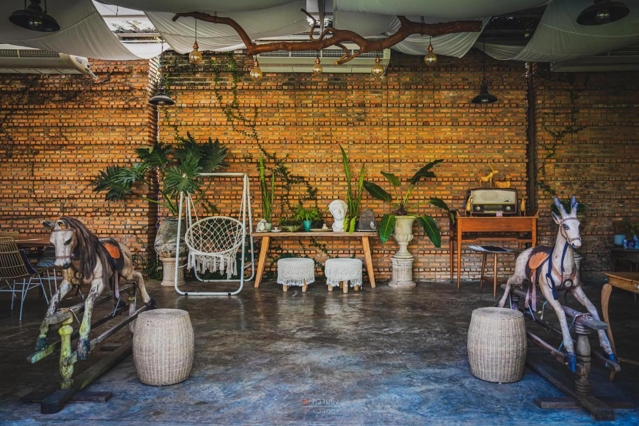 Restaurant/places to eat in Proud Phu Fah Maerim Resort