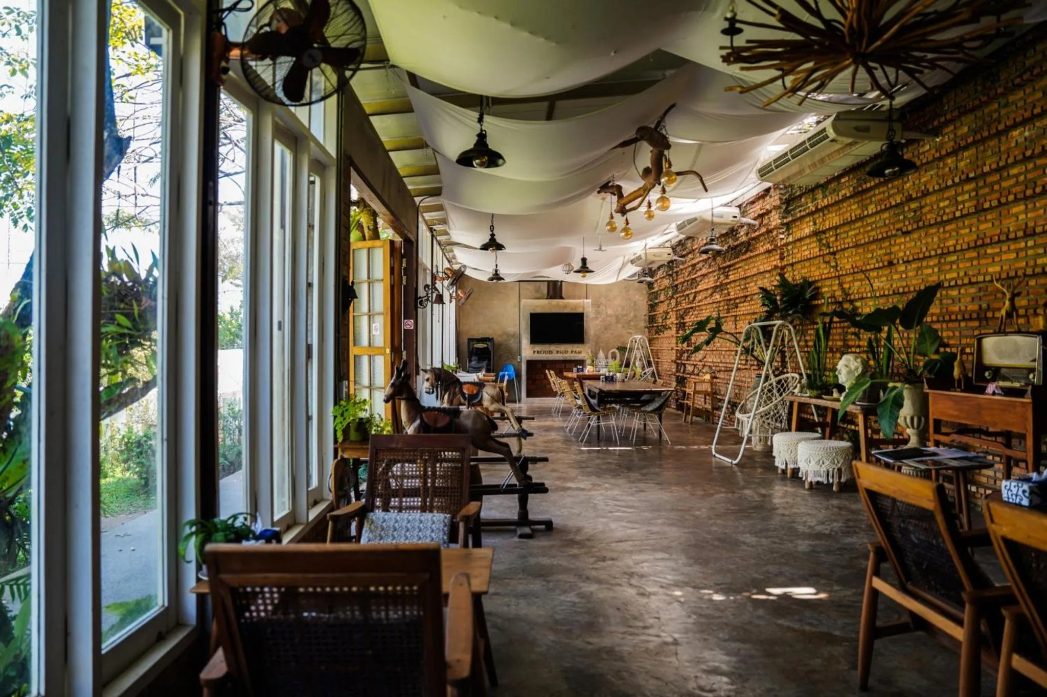 Restaurant/places to eat in Proud Phu Fah Maerim Resort