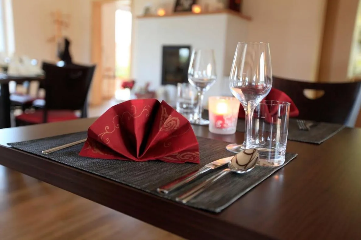 Restaurant/places to eat in Landhotel Möllhagen