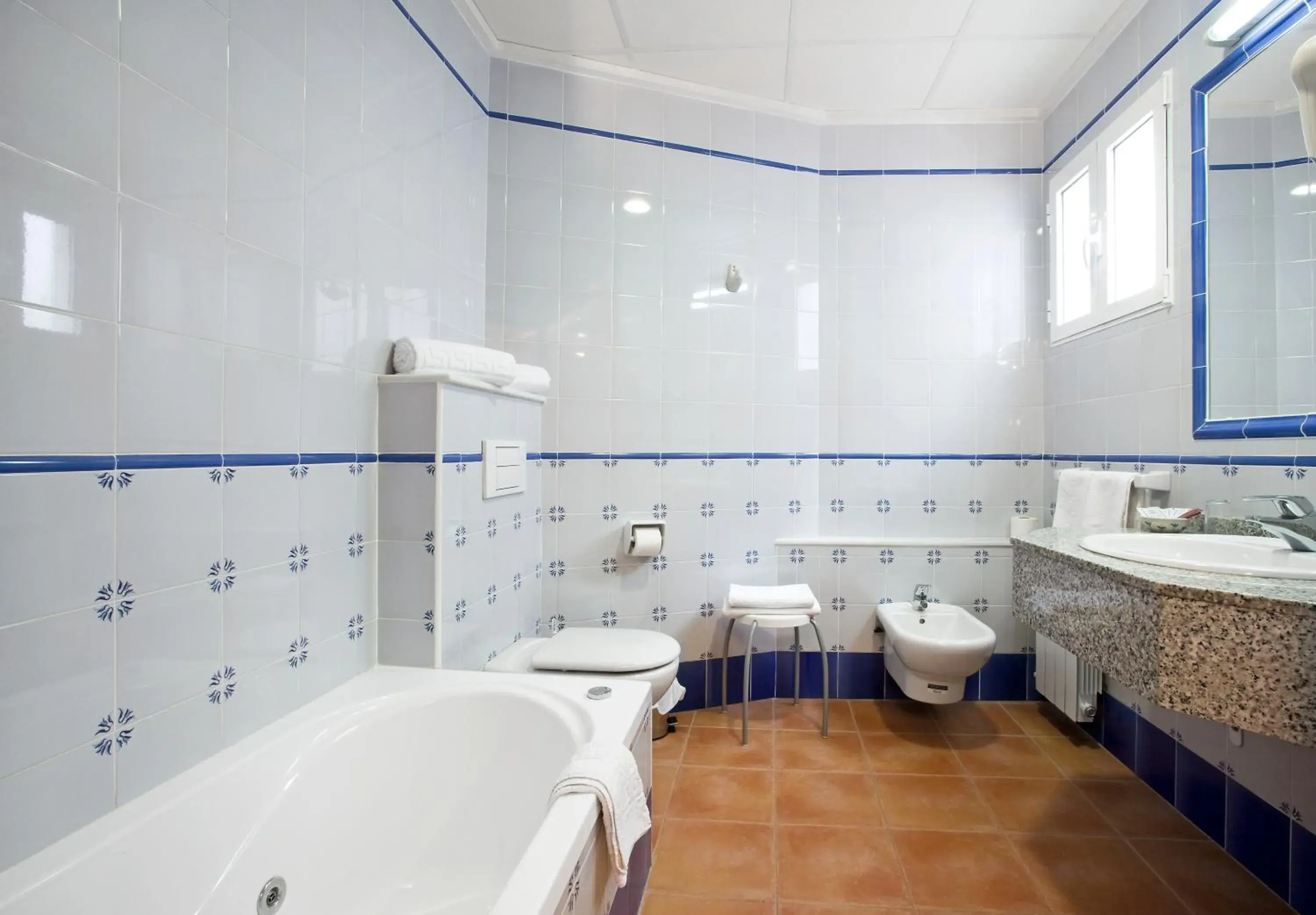 Double or Twin Room with Balcony in Hotel Ramis fundado en 1969 Double or Twin Room with Balcony in Hotel Ramis fundado en 1969