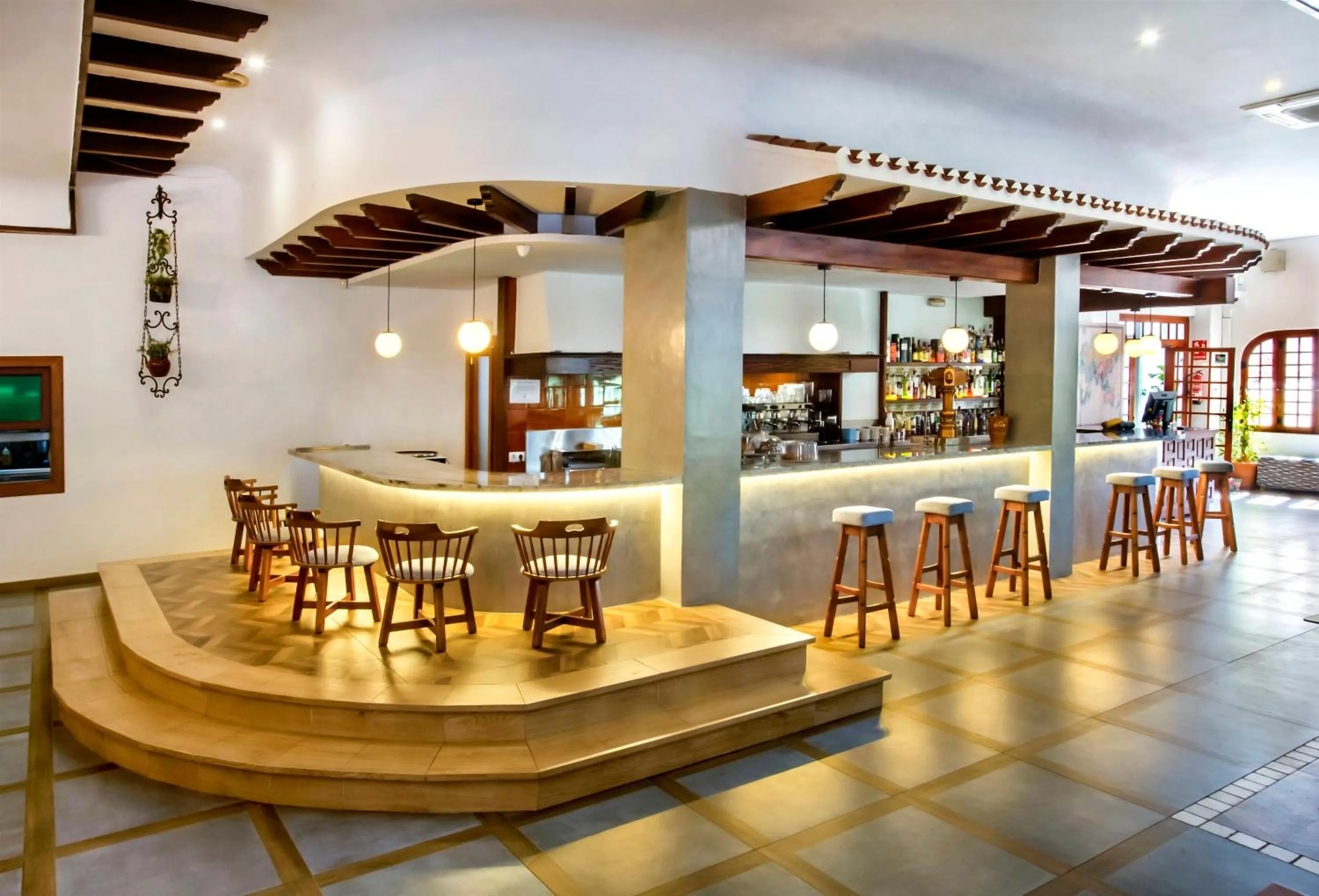 Lounge or bar in Hotel Ramis fundado en 1969