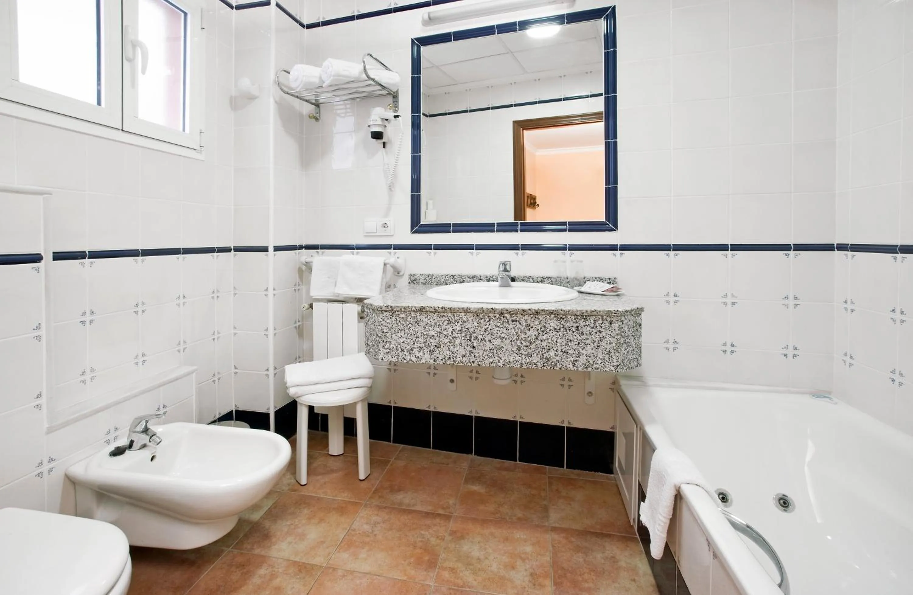 Bathroom in Hotel Ramis fundado en 1969