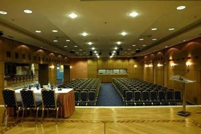 Business facilities in Crithoni's Paradise Hotel