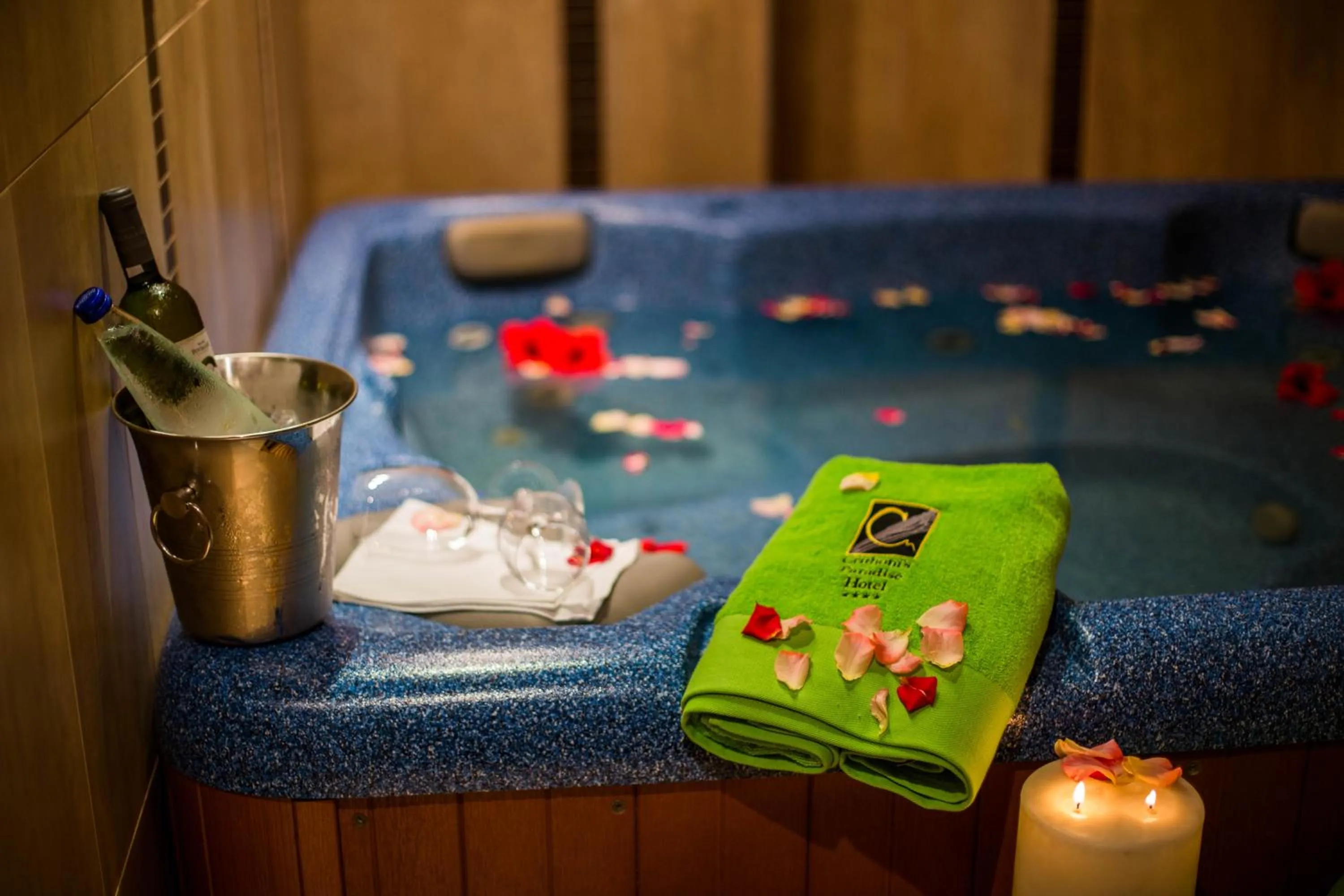 Crithoni's Paradise Hotel