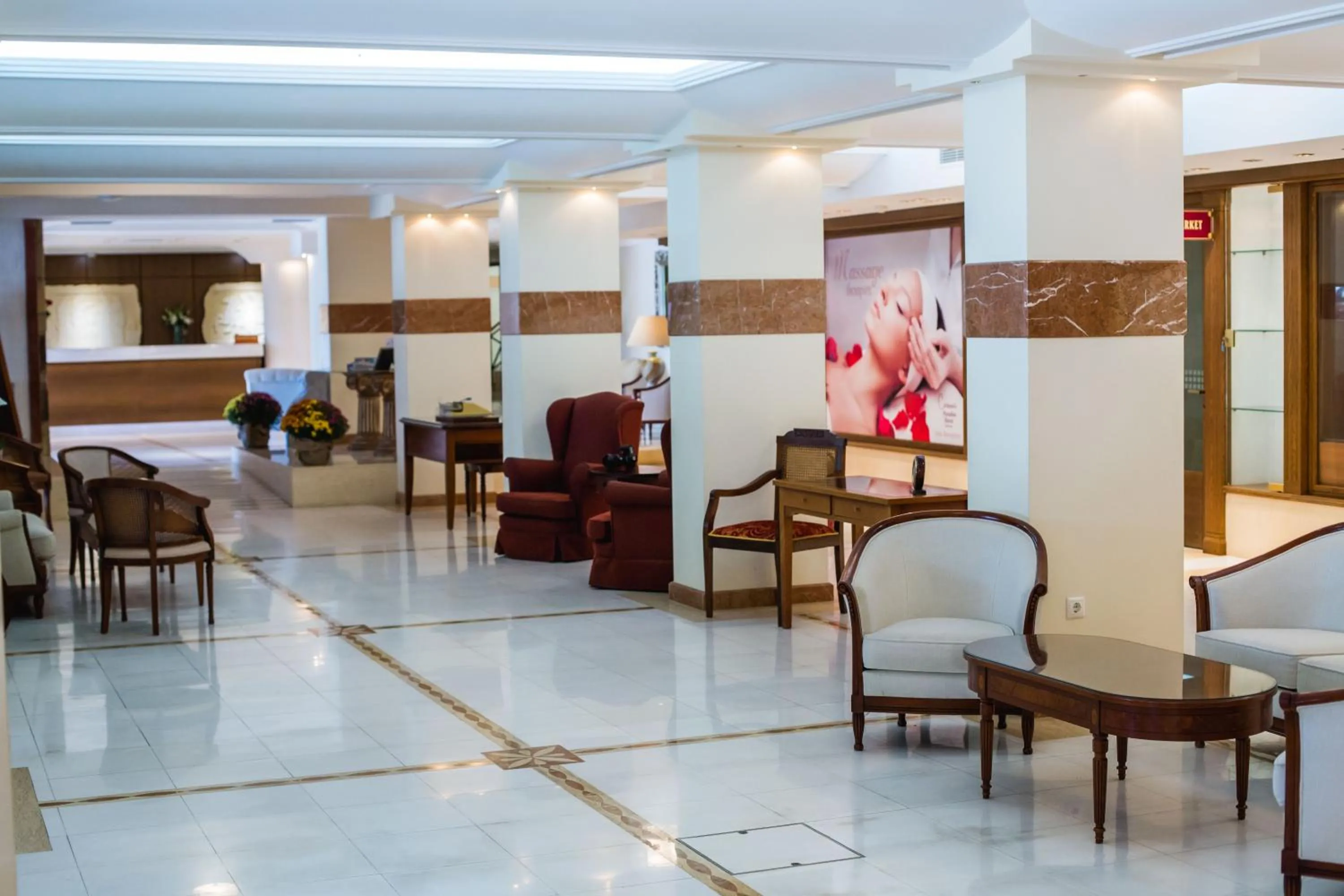 Crithoni's Paradise Hotel