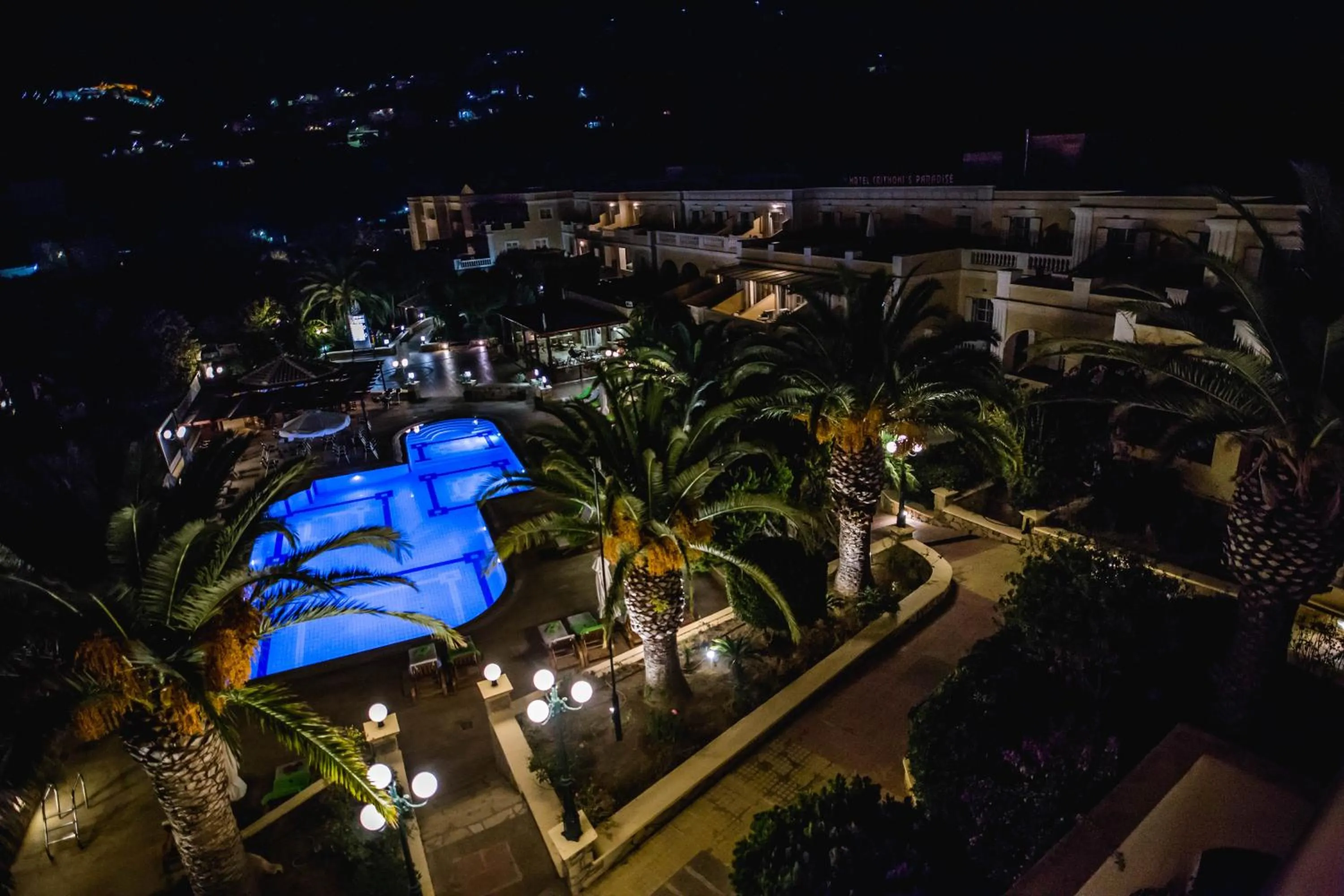 Crithoni's Paradise Hotel
