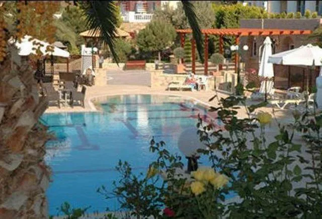 Swimming pool in Crithoni's Paradise Hotel