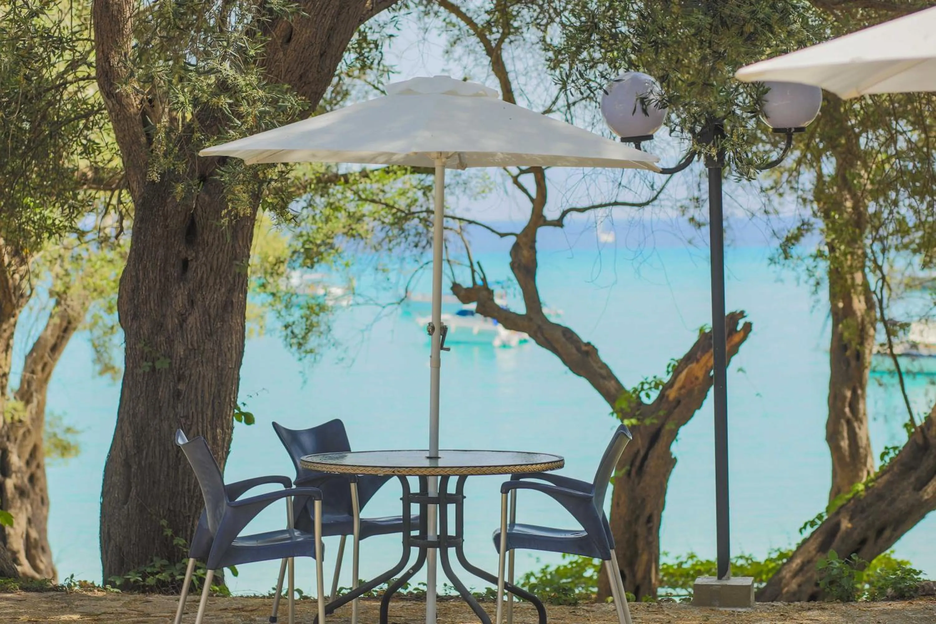 Amfitriti Hotel & Studios