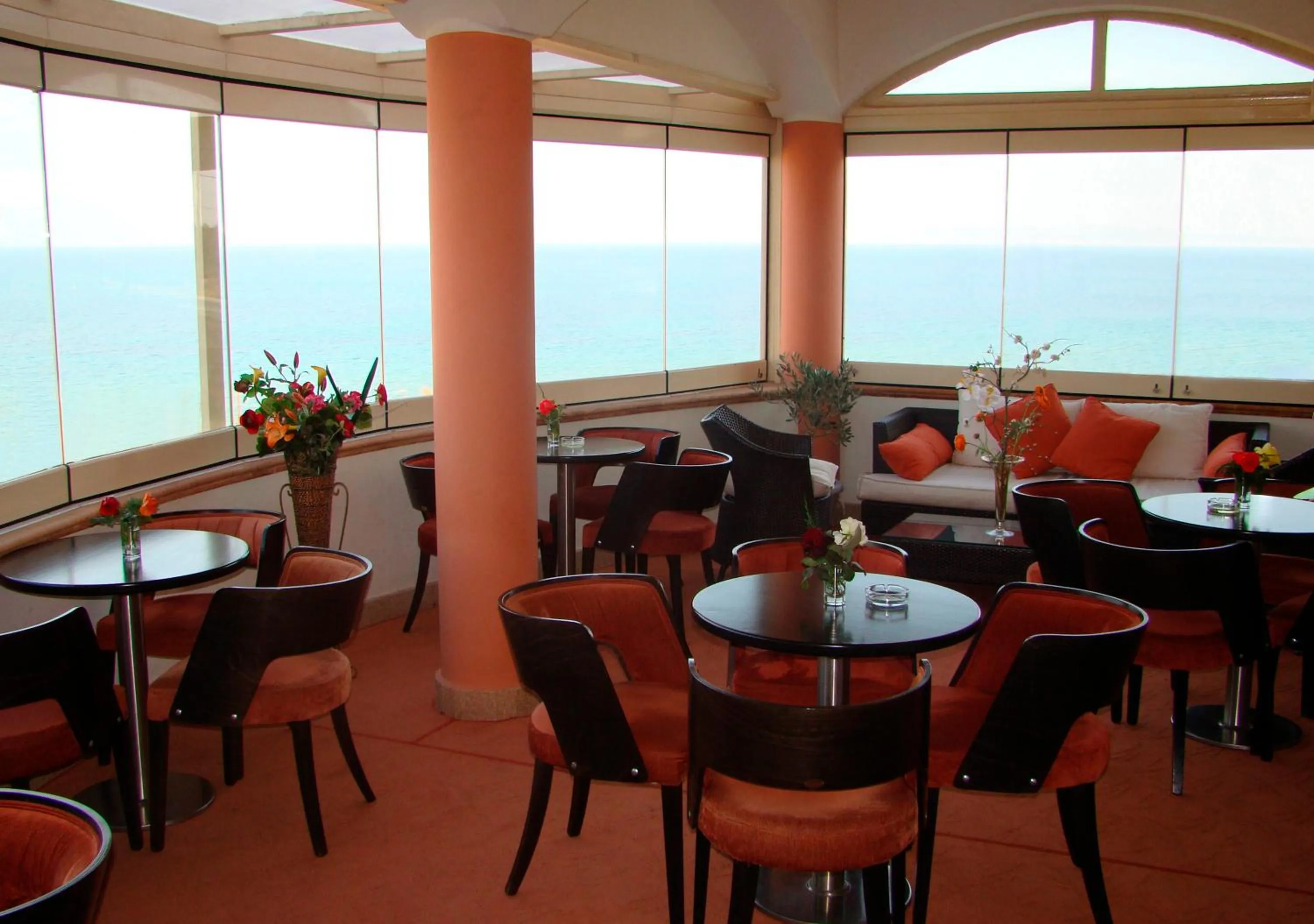 Restaurant/places to eat in Sea View Resorts & Spa
