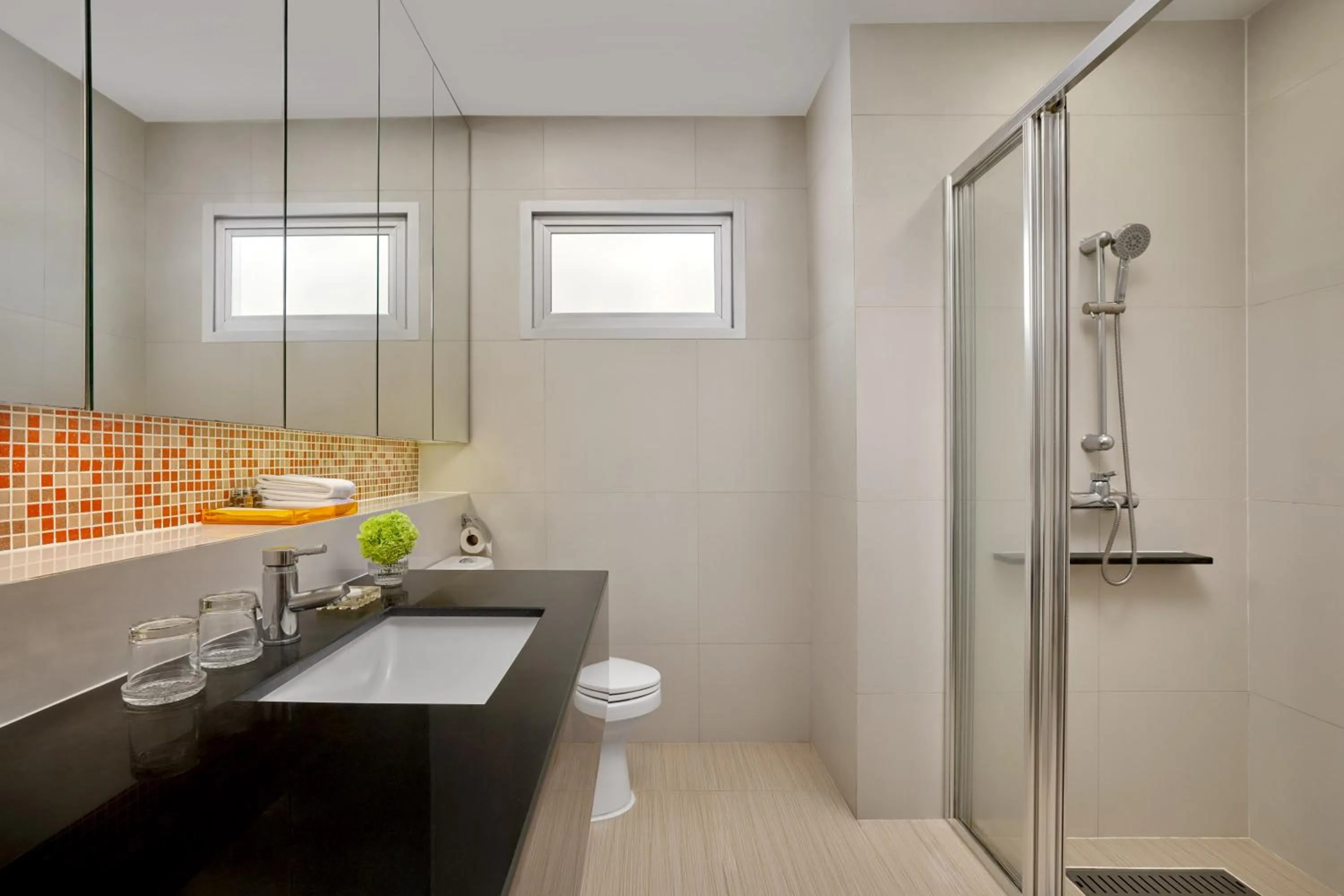 Shower in The Park Nine Hotel Srinakarin