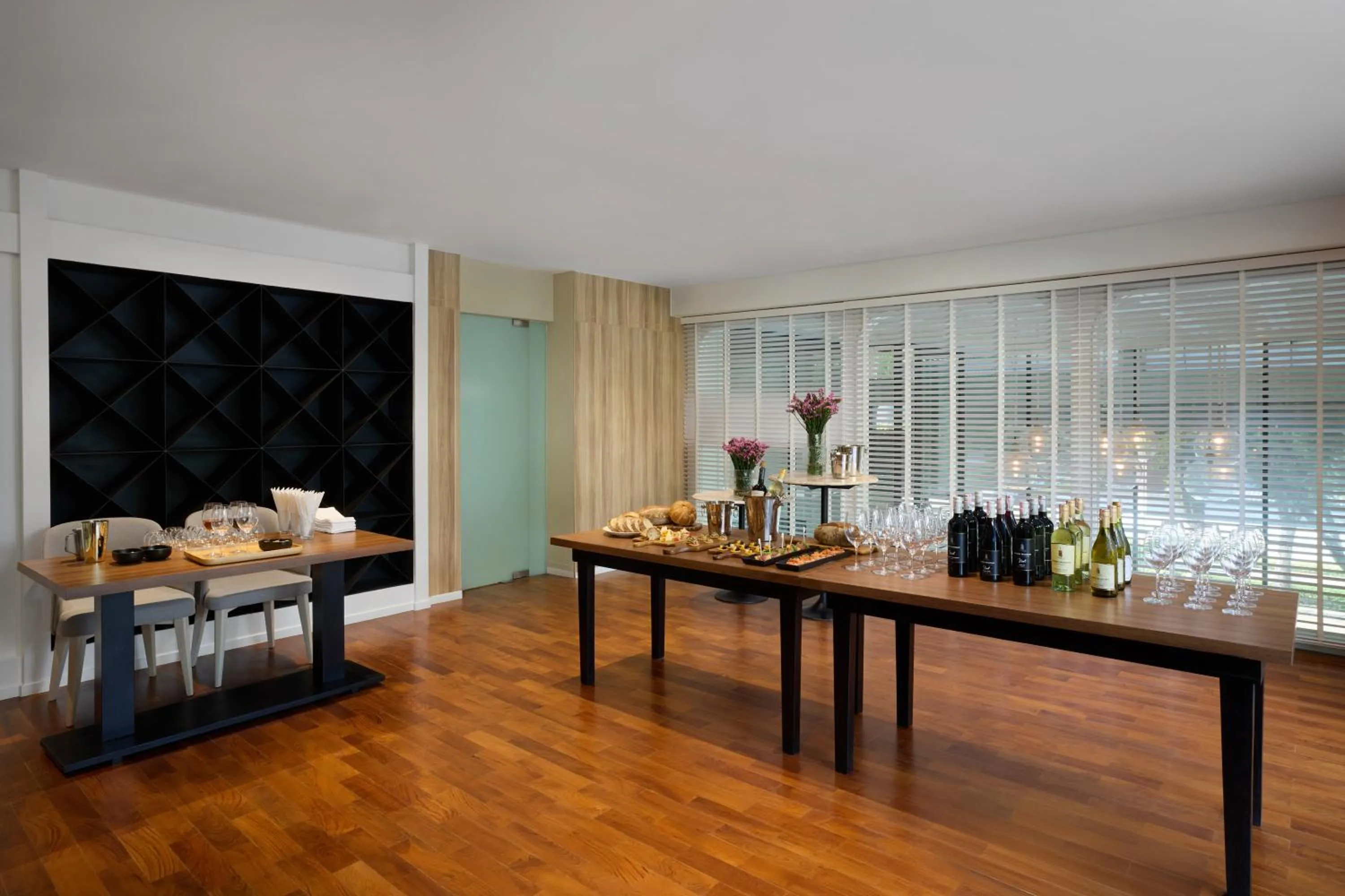 Drinks in The Park Nine Hotel Srinakarin