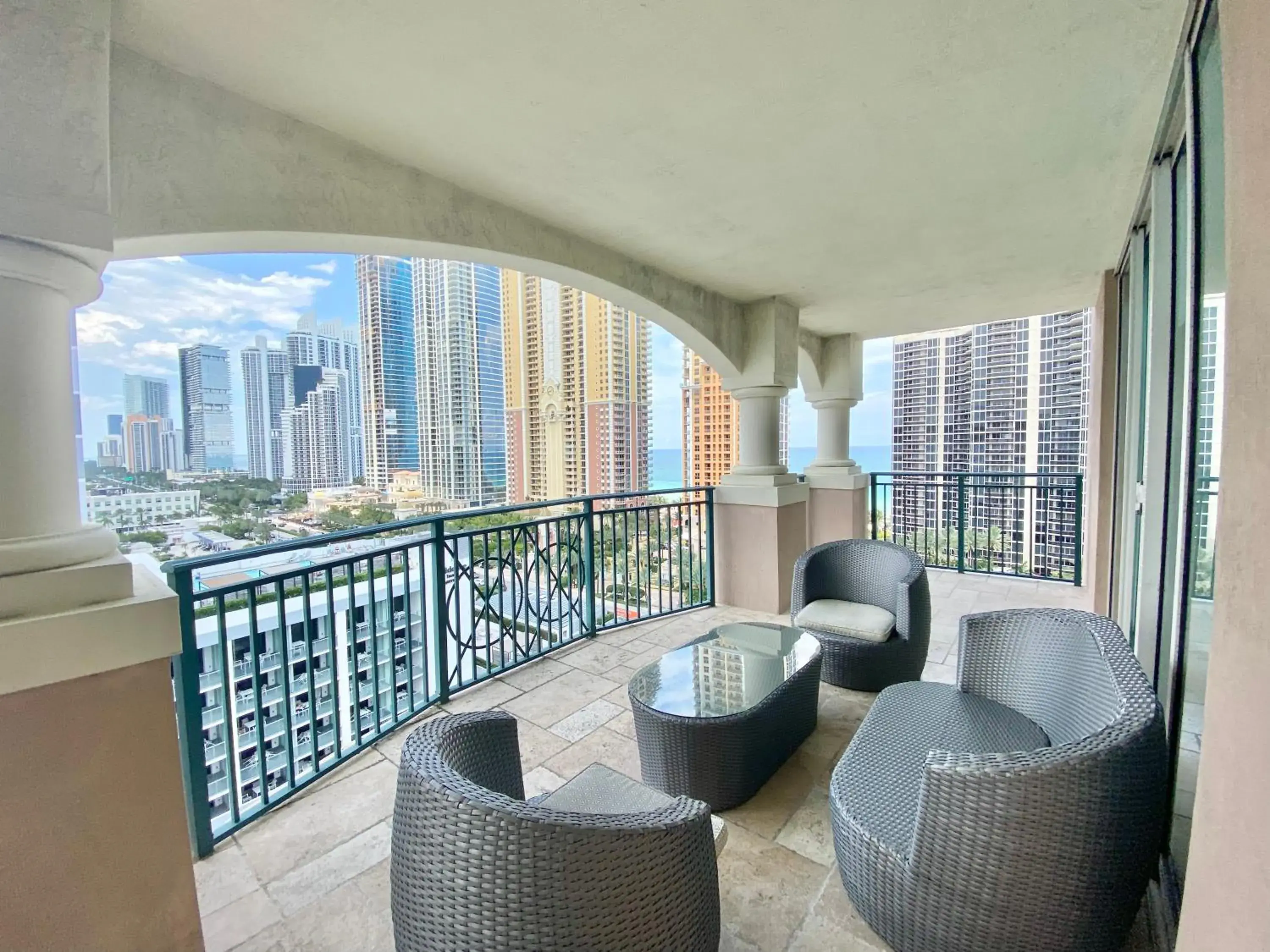 Apartment with Terrace in The King David Condos Apartment with Terrace in The King David Condos