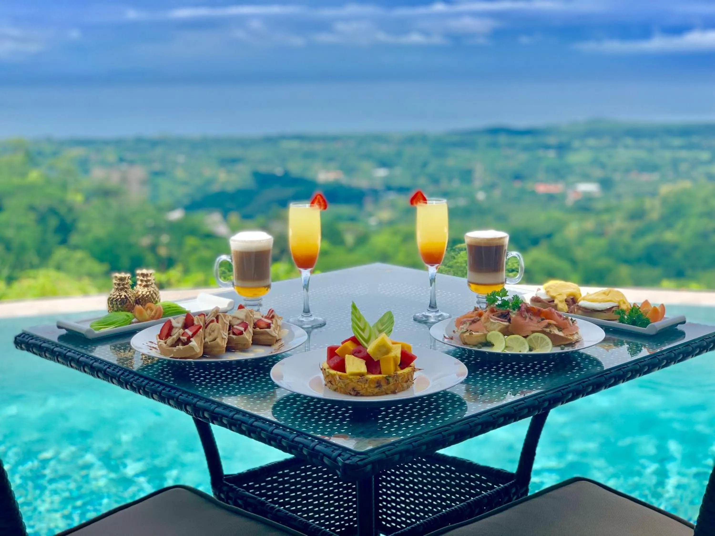 Breakfast in Golden Pineapple Villas-Adults Only