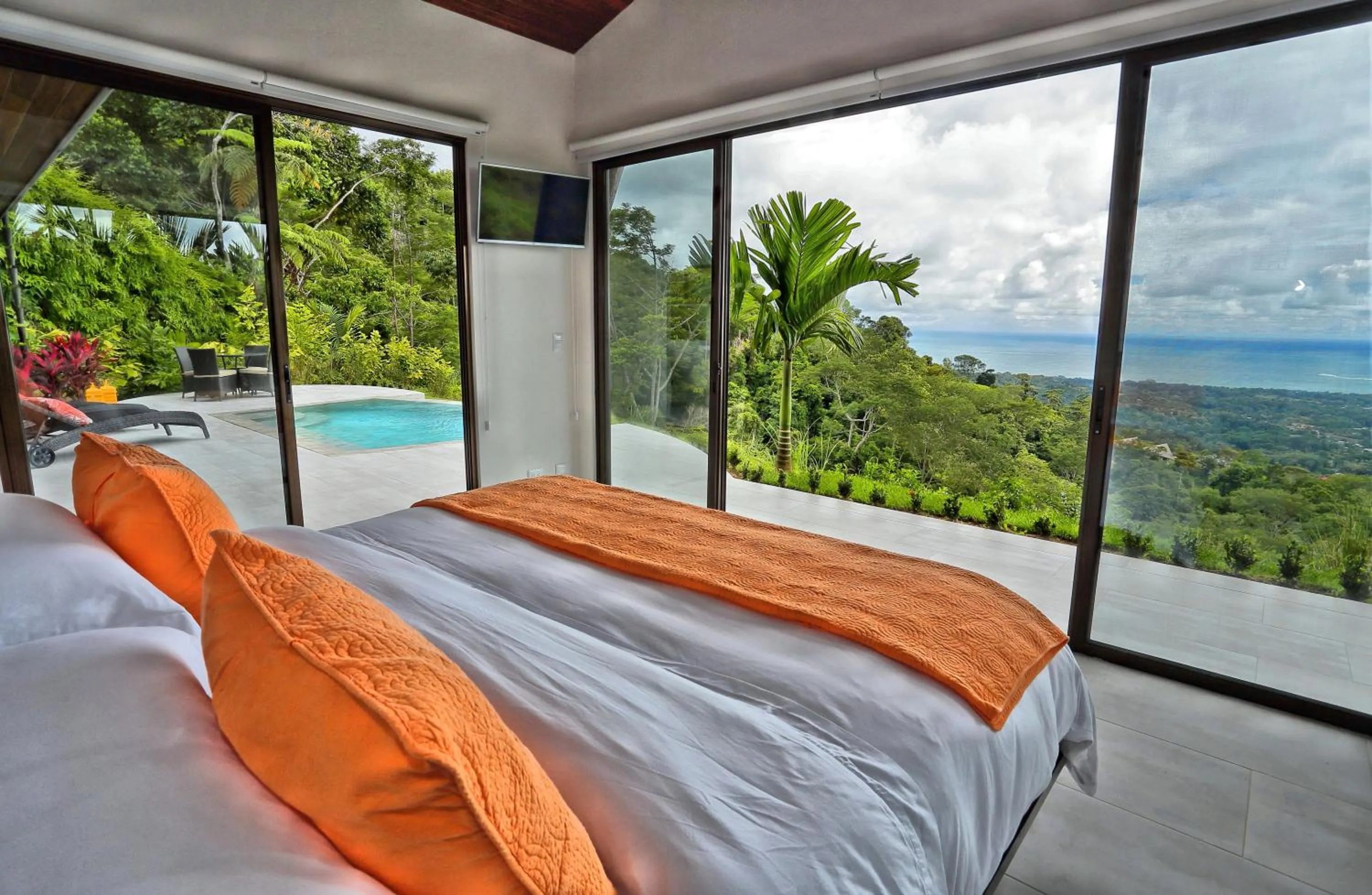 Bedroom, Bed in Golden Pineapple Villas-Adults Only