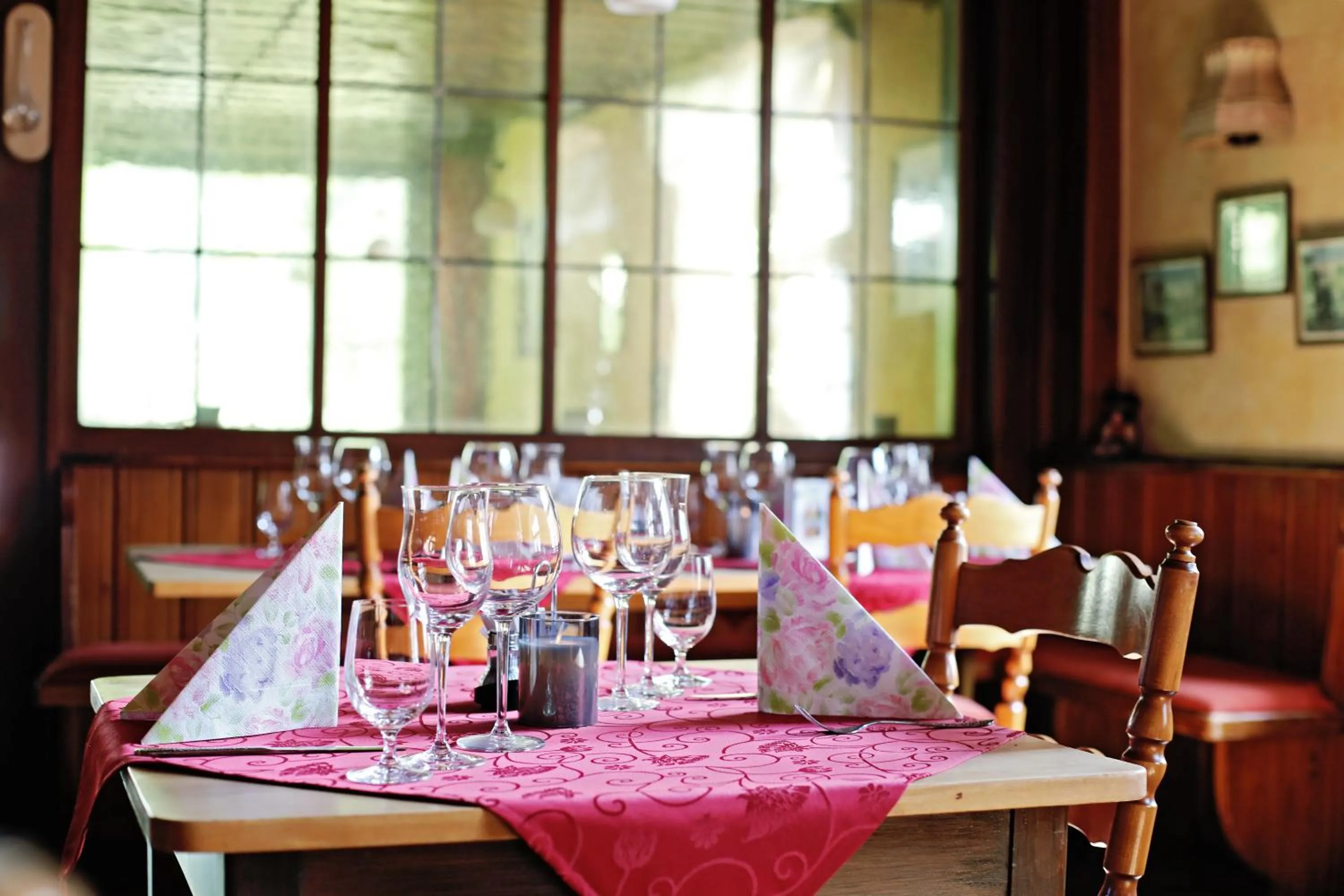 Restaurant/places to eat in Hotel Restaurant Adler Stube