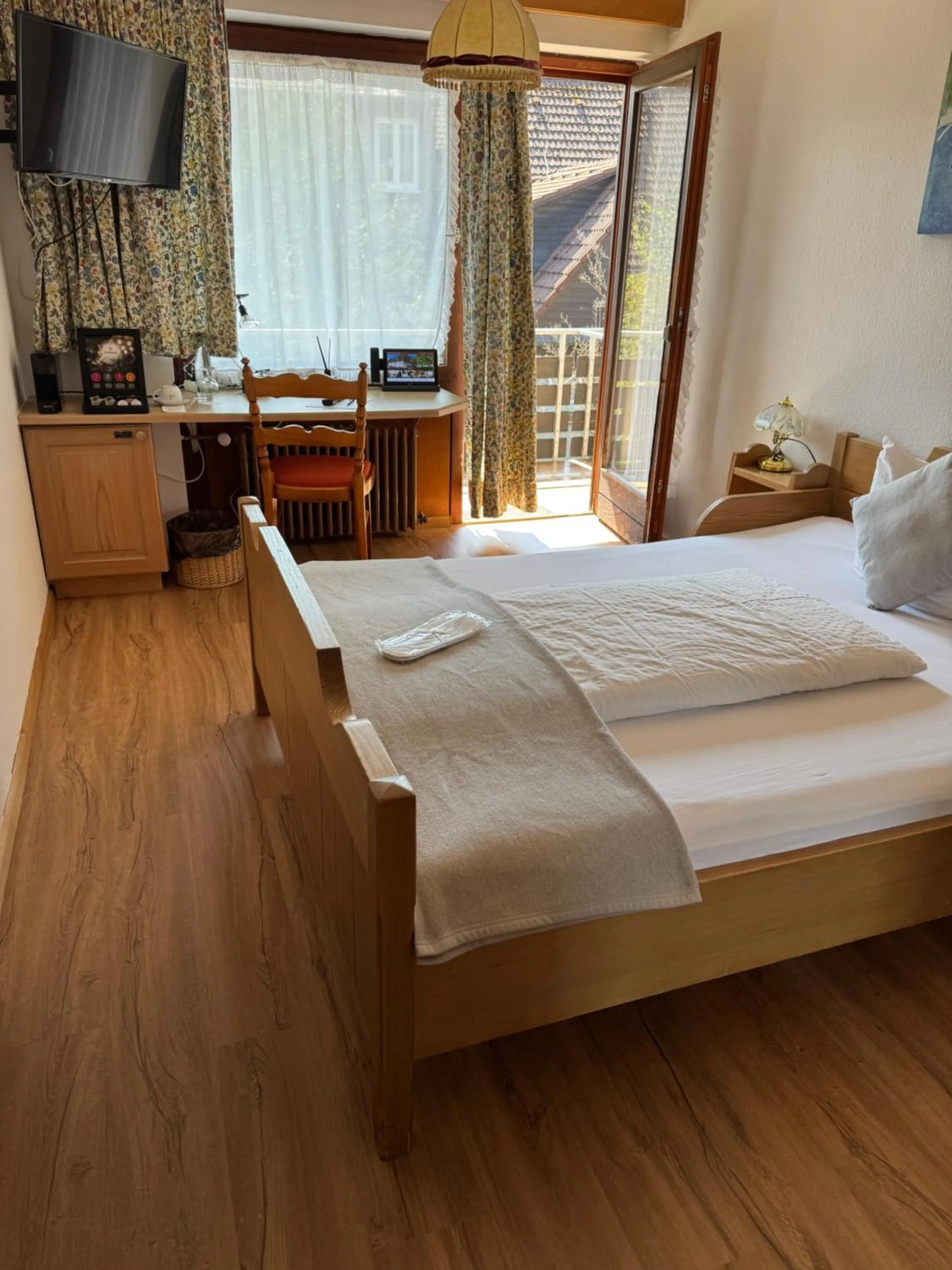 Bed in Hotel Restaurant Adler Stube