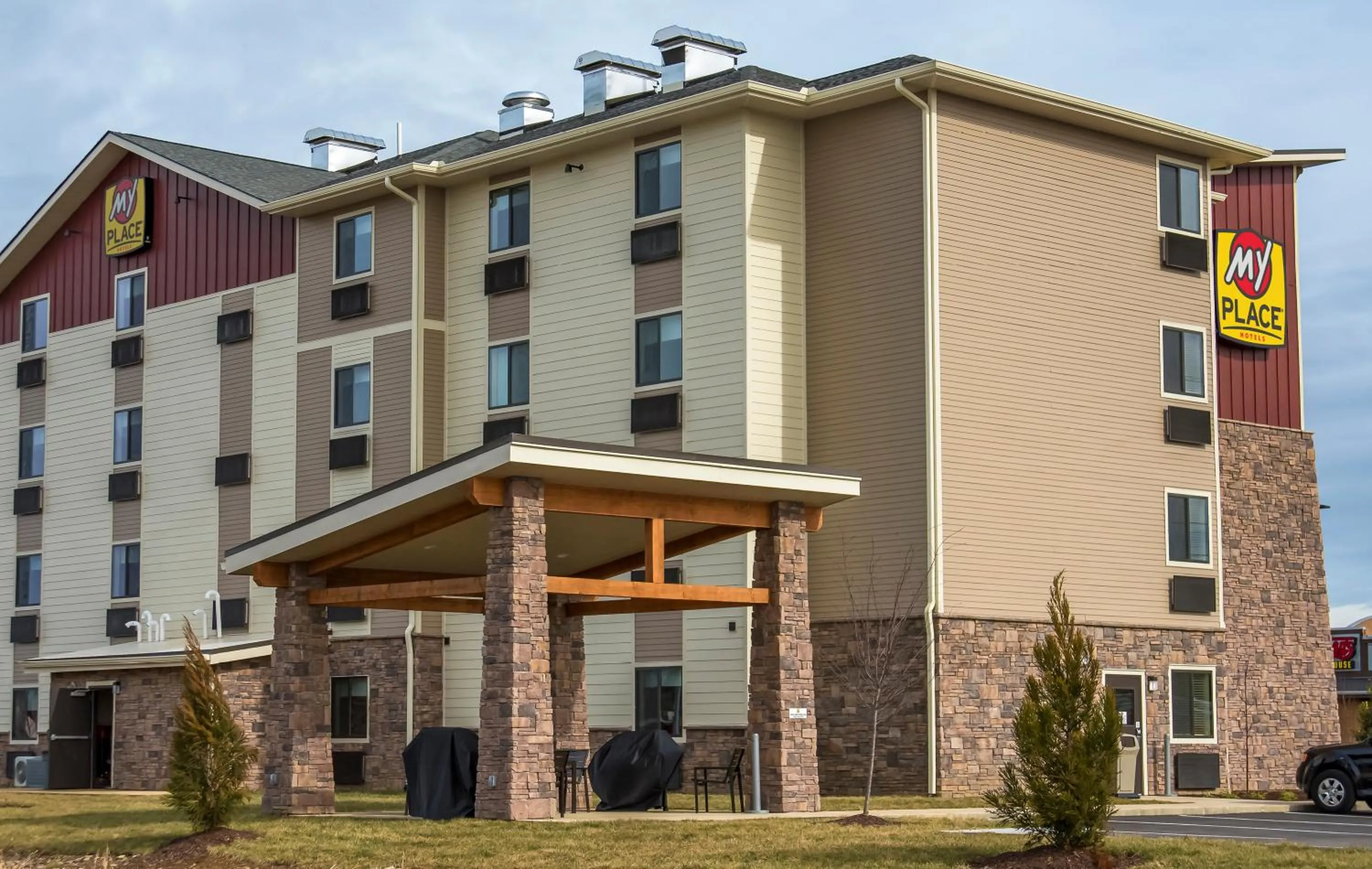 Property building in My Place Hotel- Nashville East-140/Lebanon, TN