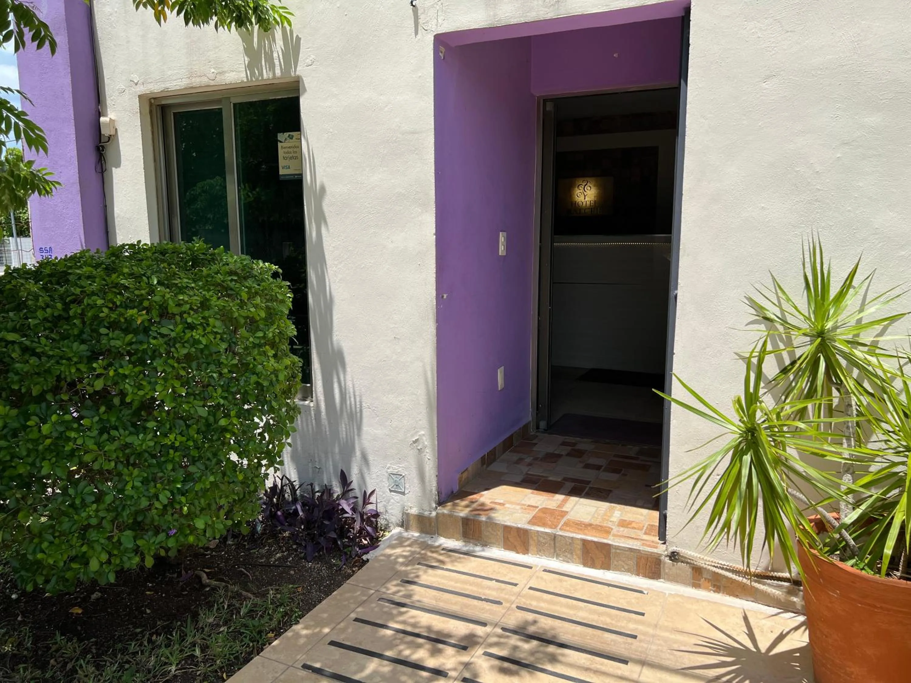 Facade/entrance in Hotel Balché