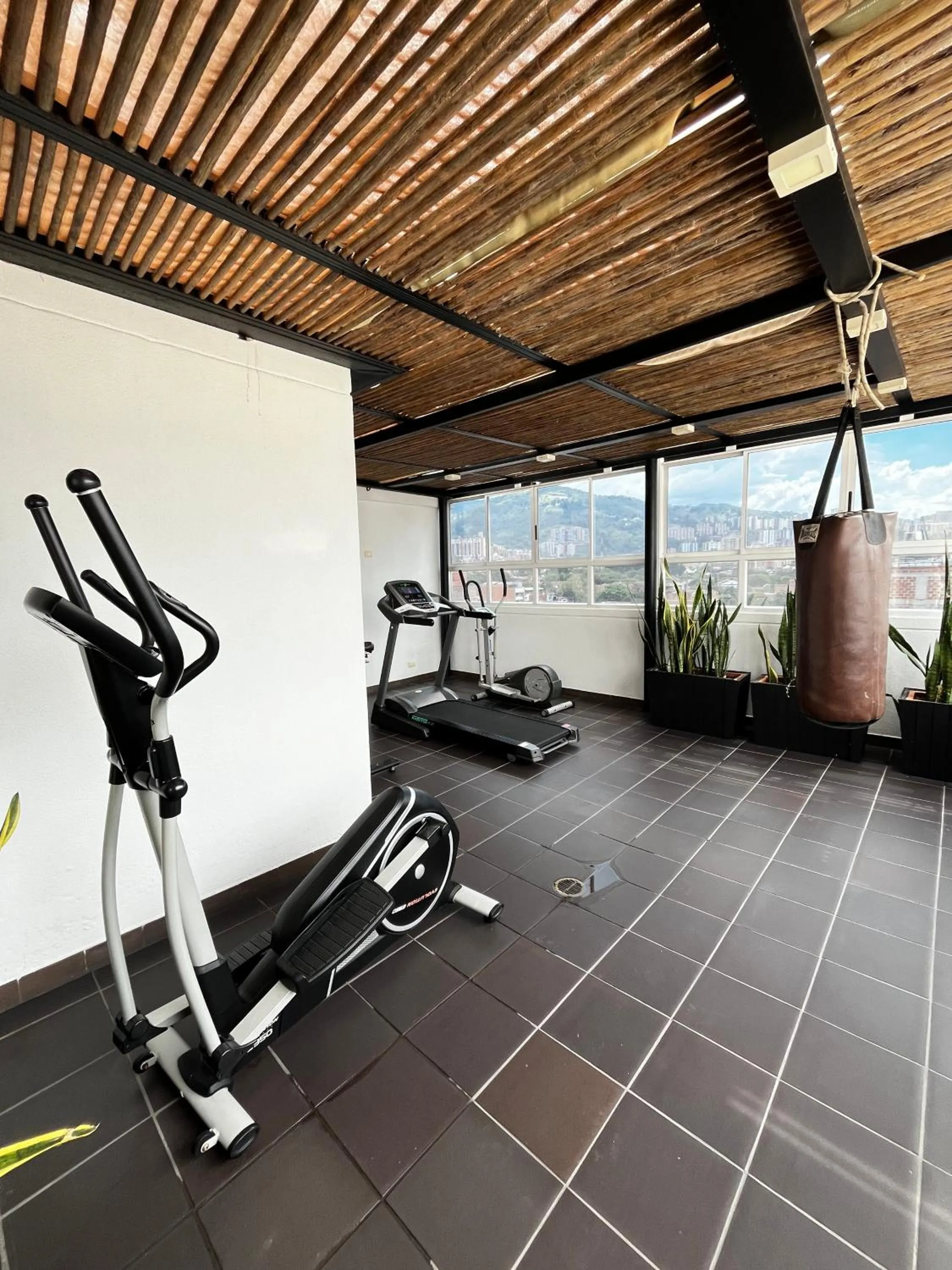 Fitness centre/facilities in Arame Hotel