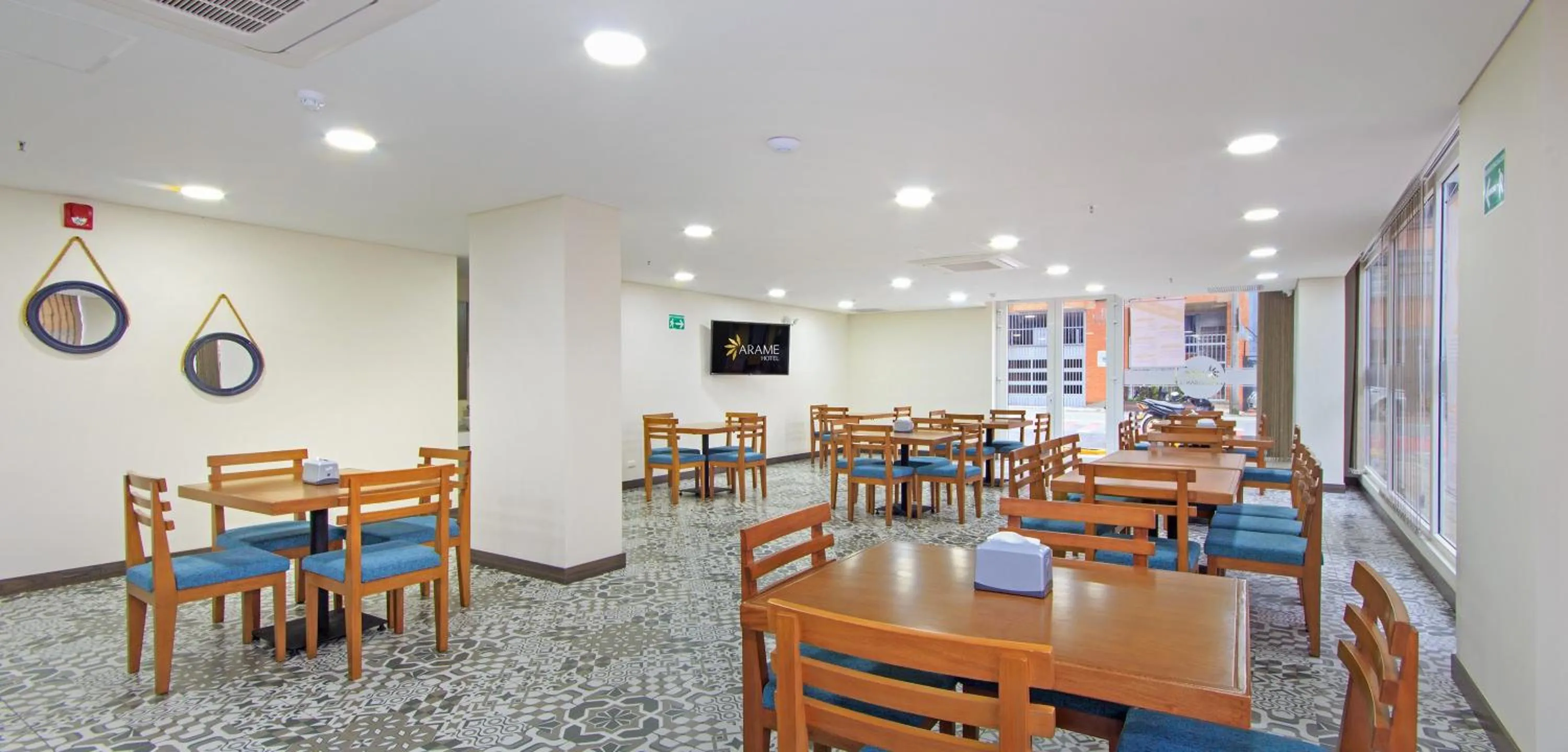 Restaurant/places to eat in Arame Hotel