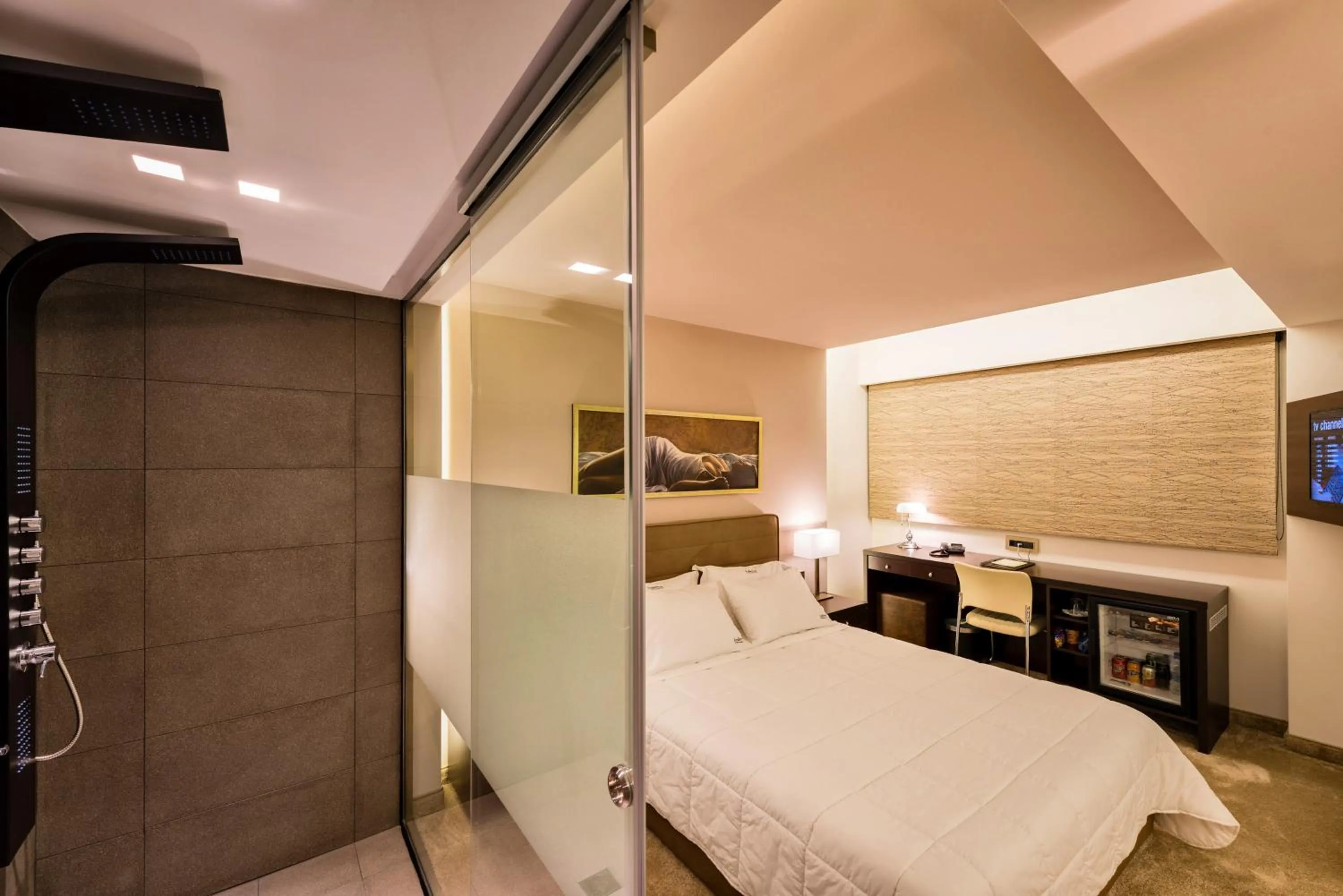 Bathroom in Kallirroe Hotel