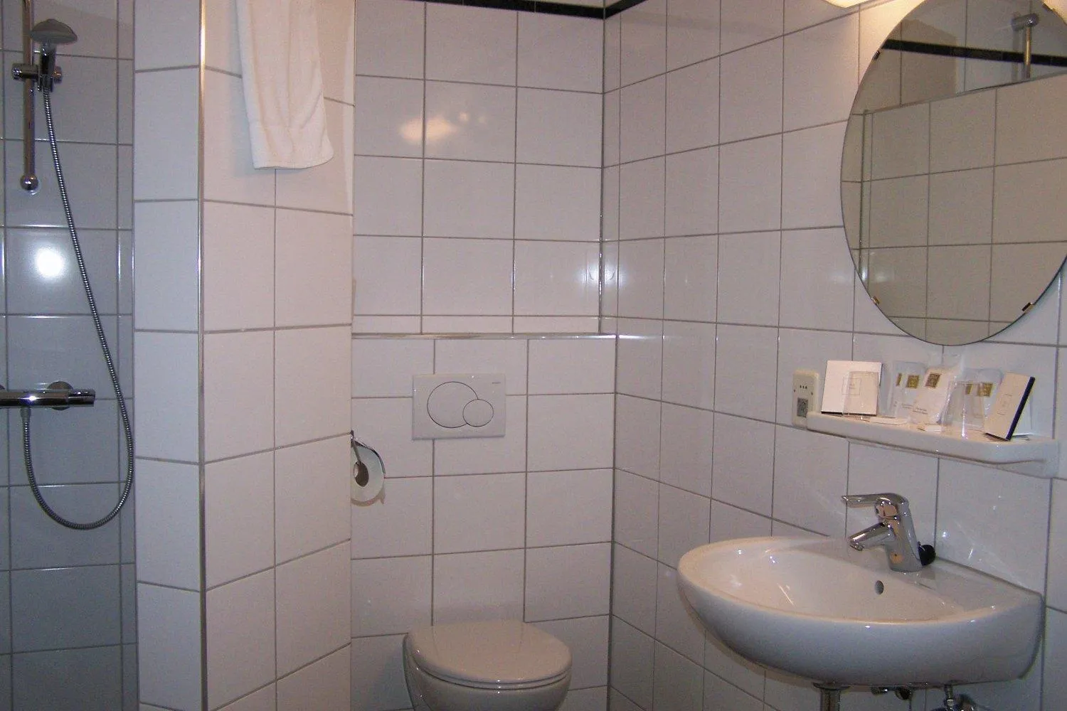 Shower in Hotel Princenhof