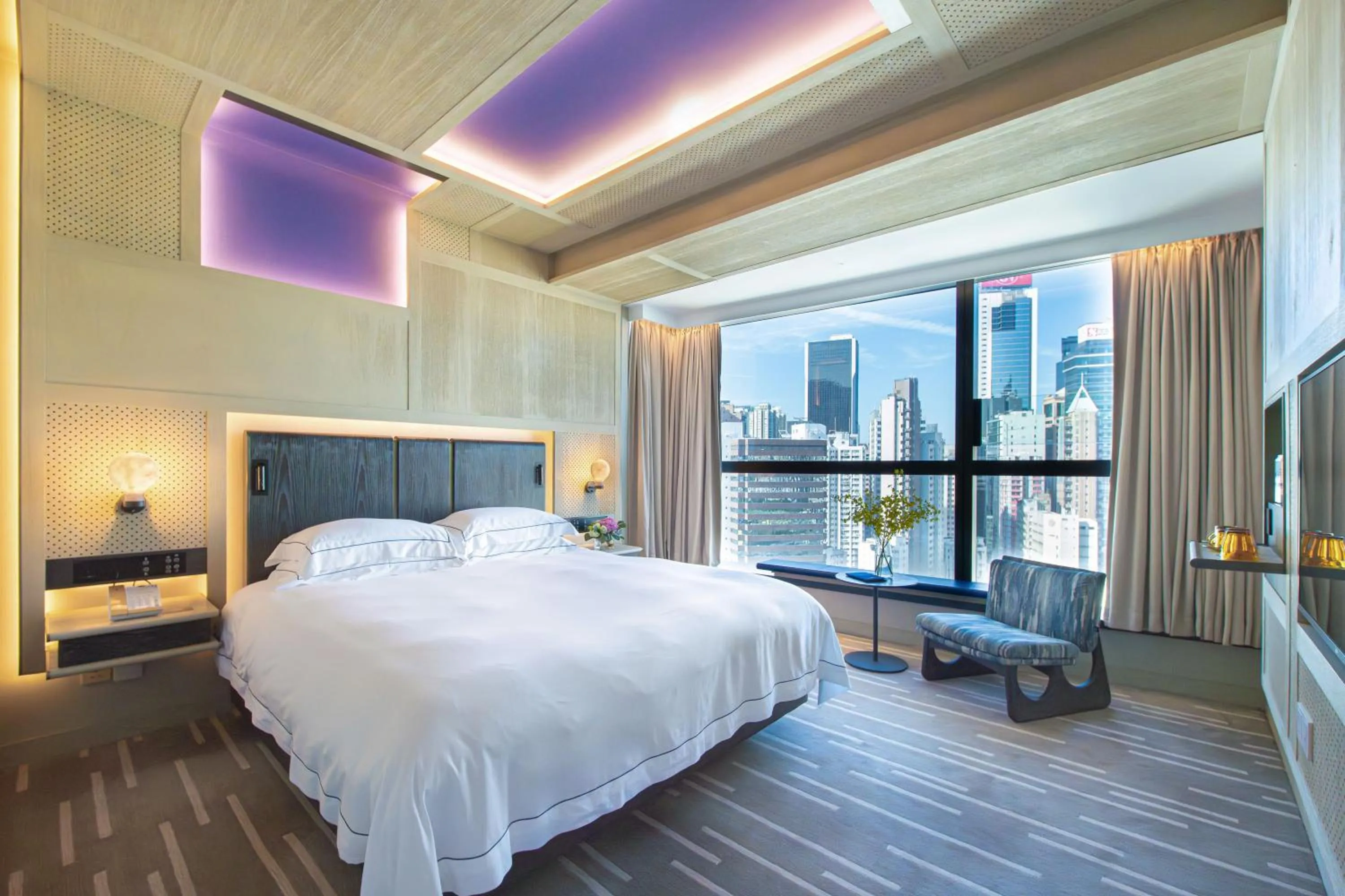 Bed in The Emperor Hotel