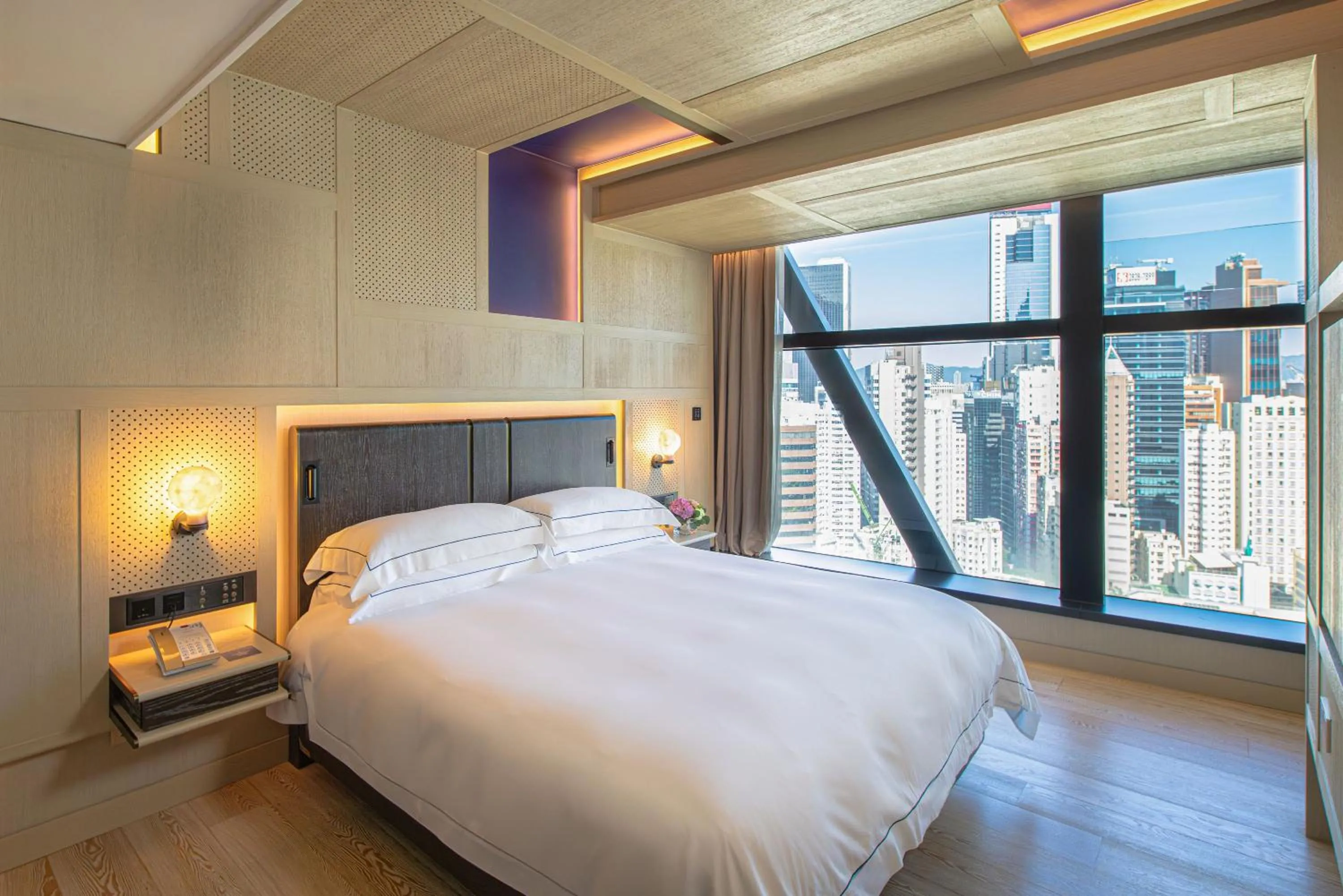 Bed in The Emperor Hotel