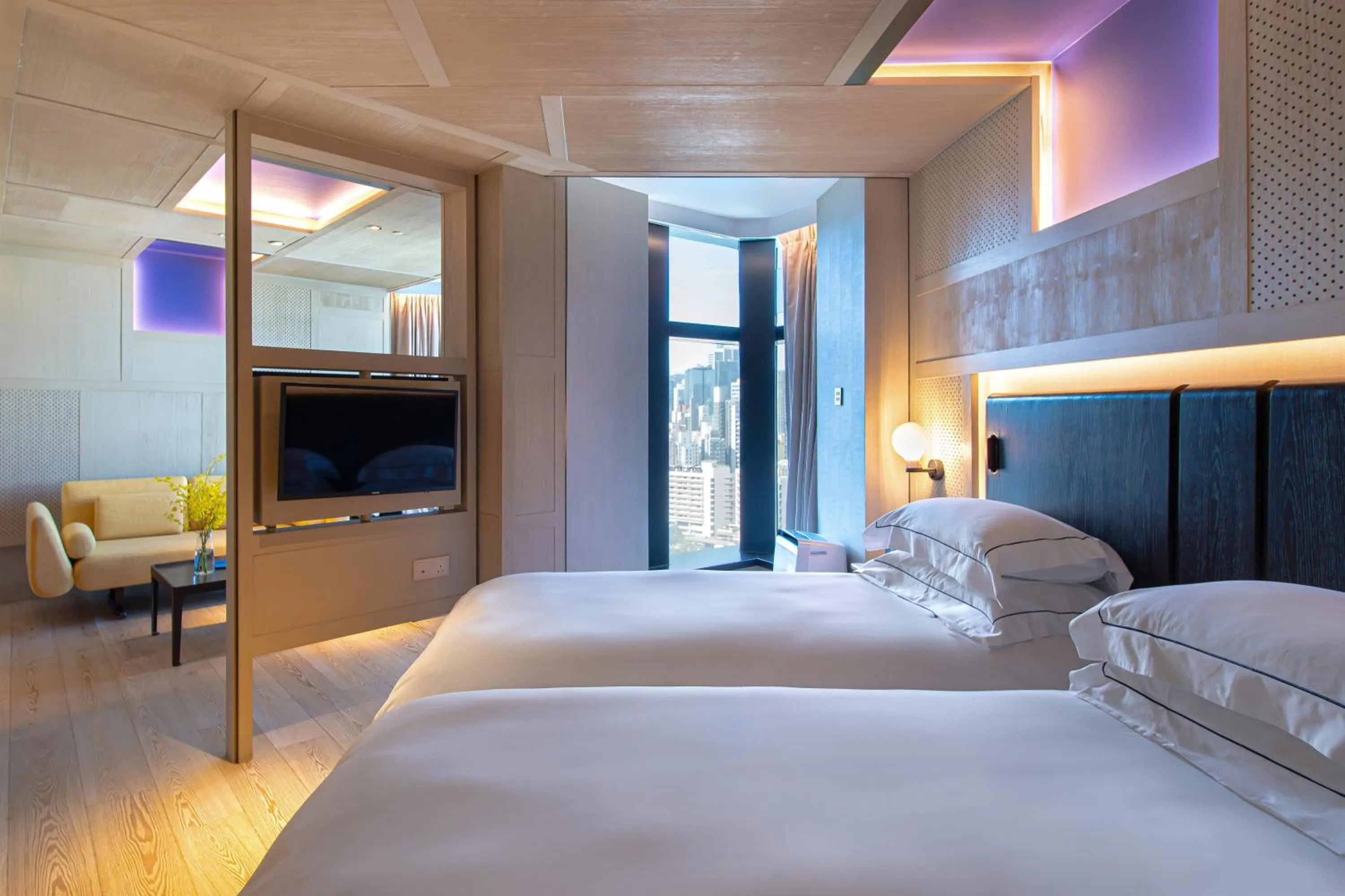 Bed in The Emperor Hotel