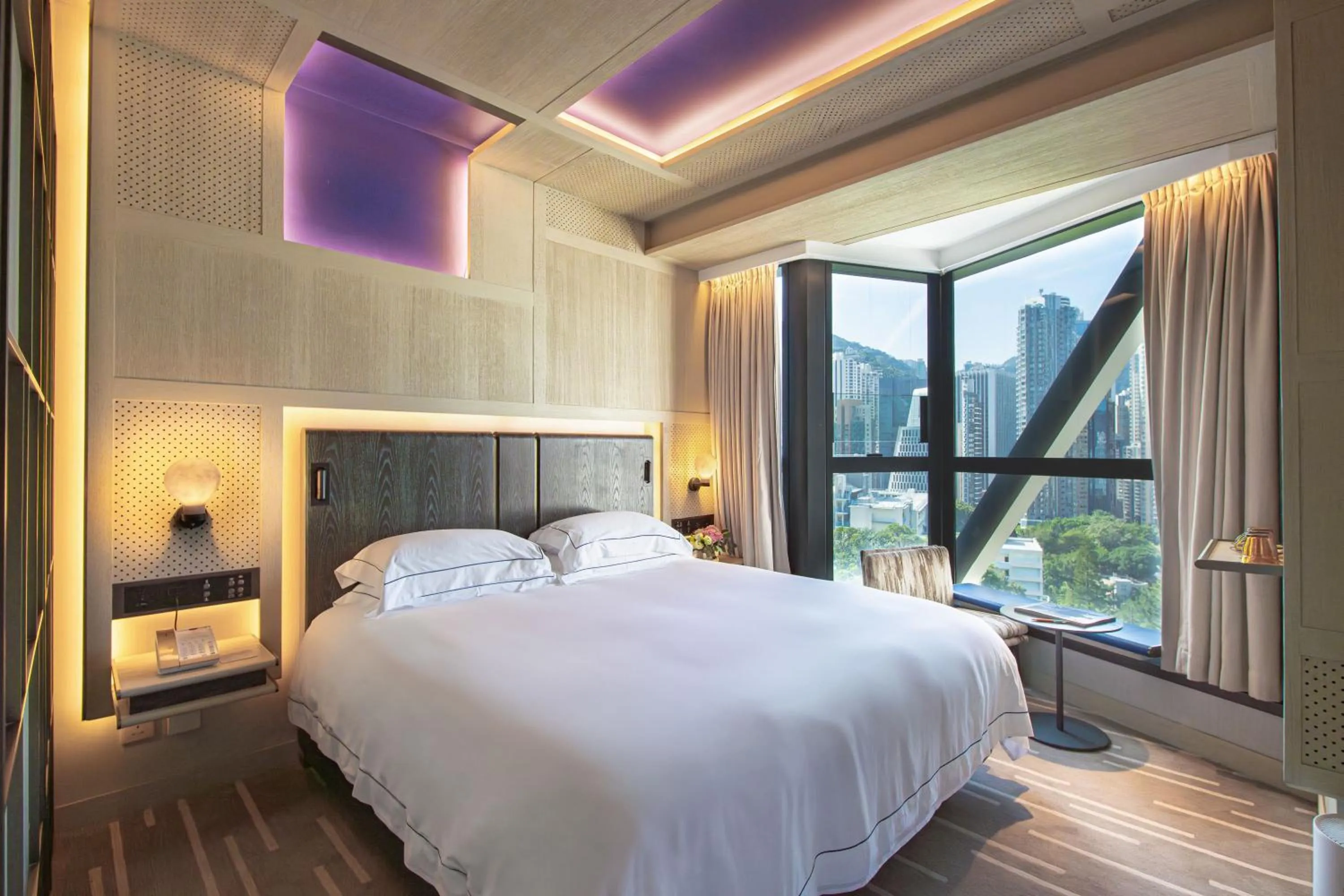 Bed in The Emperor Hotel