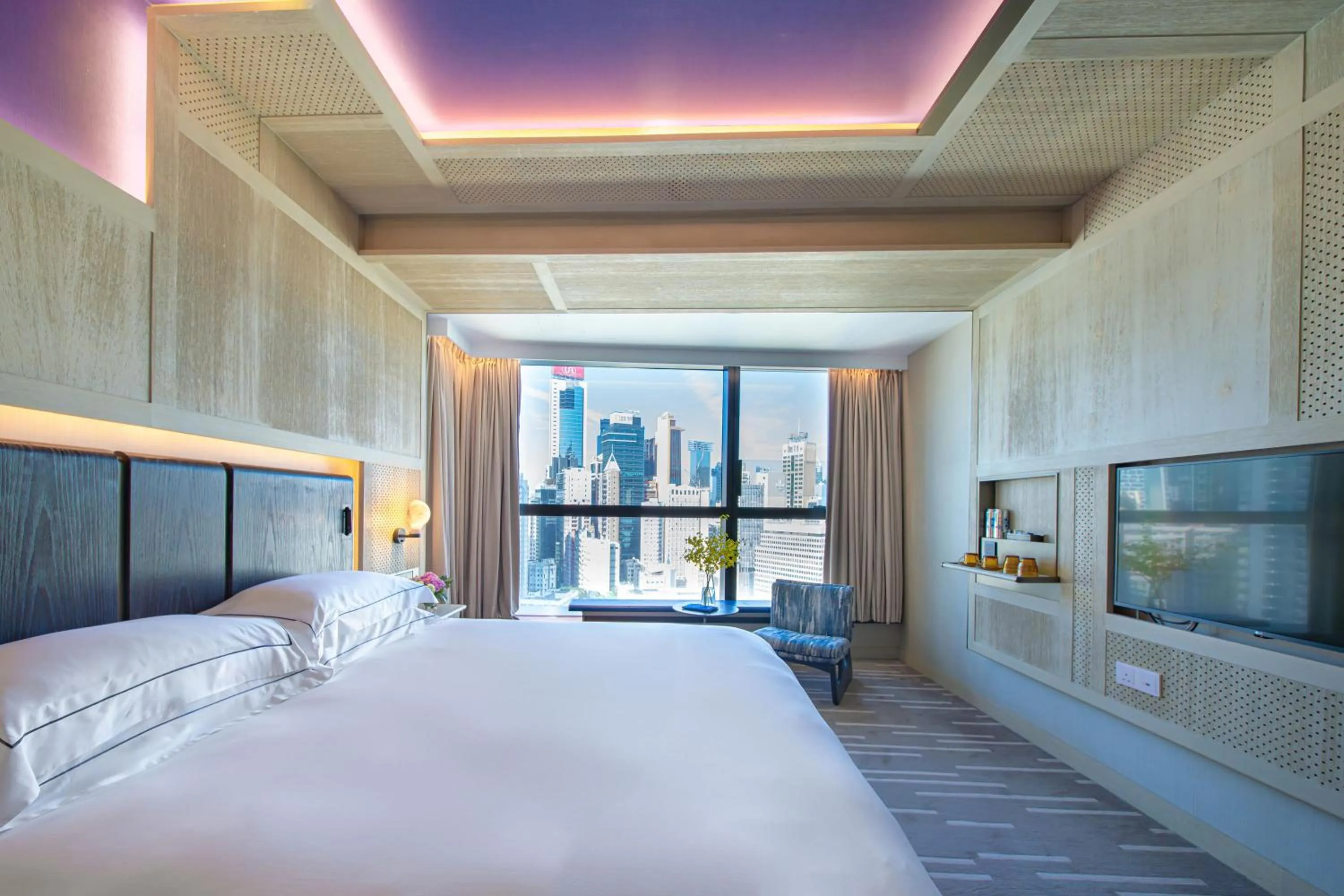 Bed in The Emperor Hotel