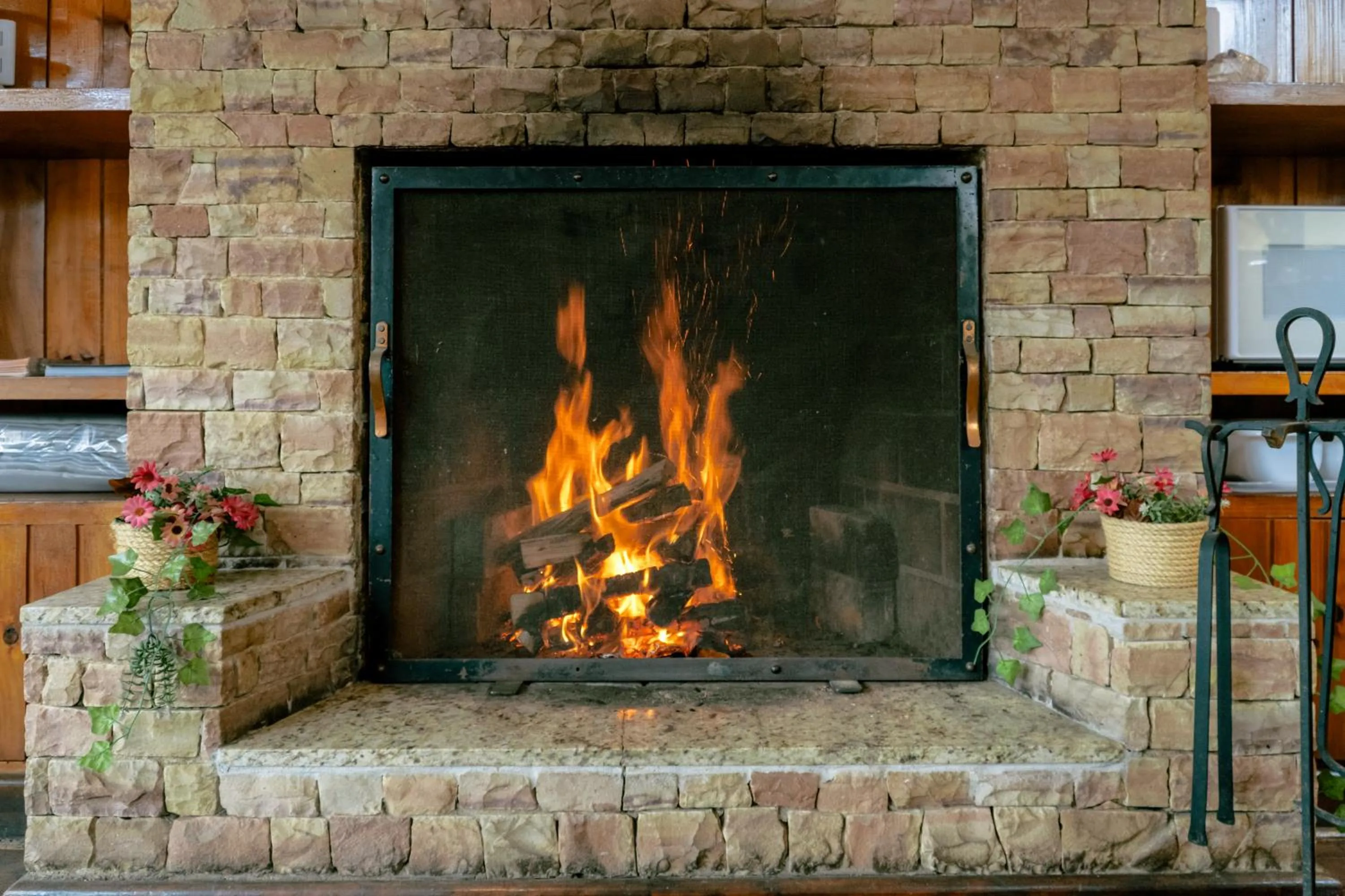 fireplace in VELINN Pousada Casa de Campos Capivari House
