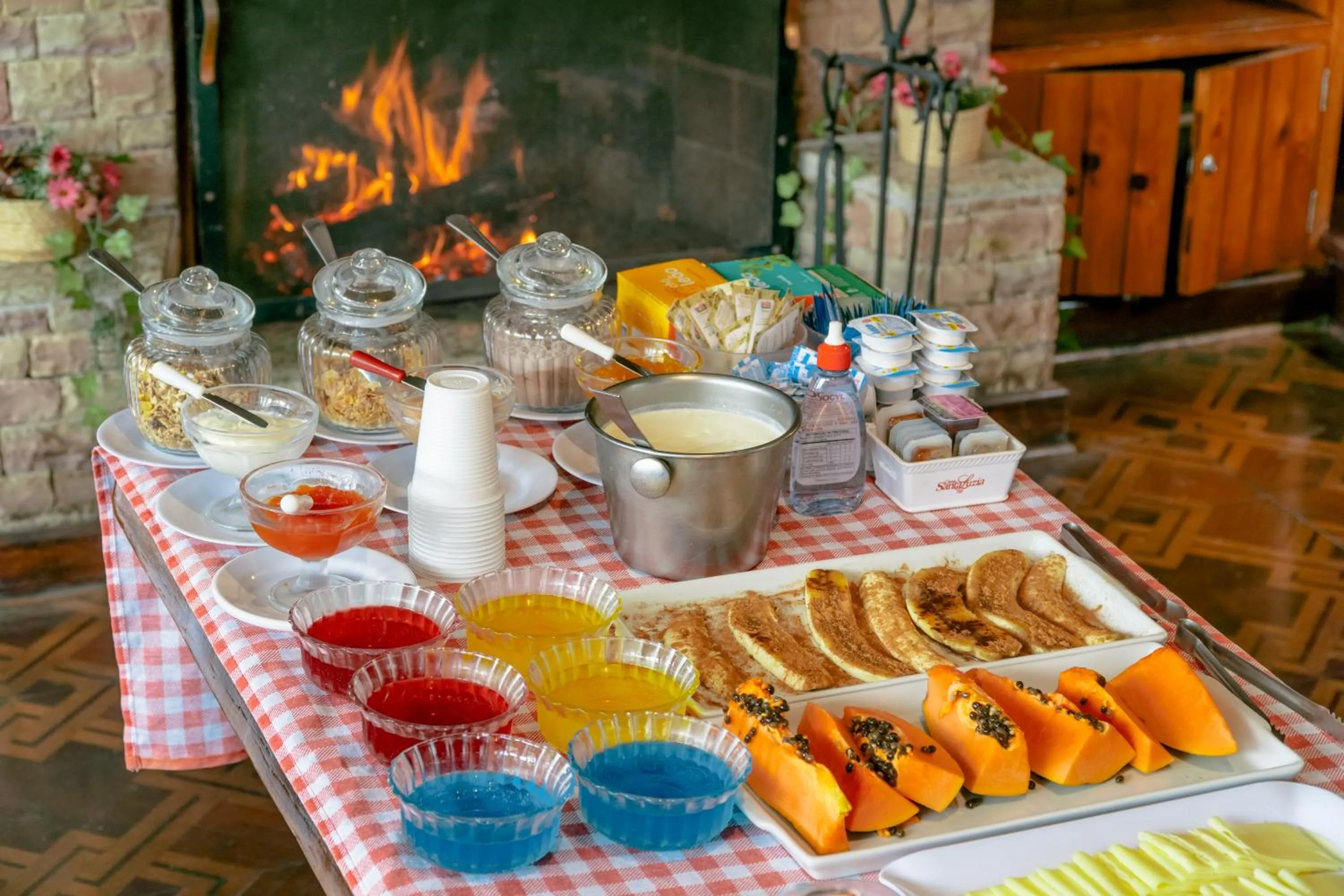 Breakfast in VELINN Pousada Casa de Campos Capivari House