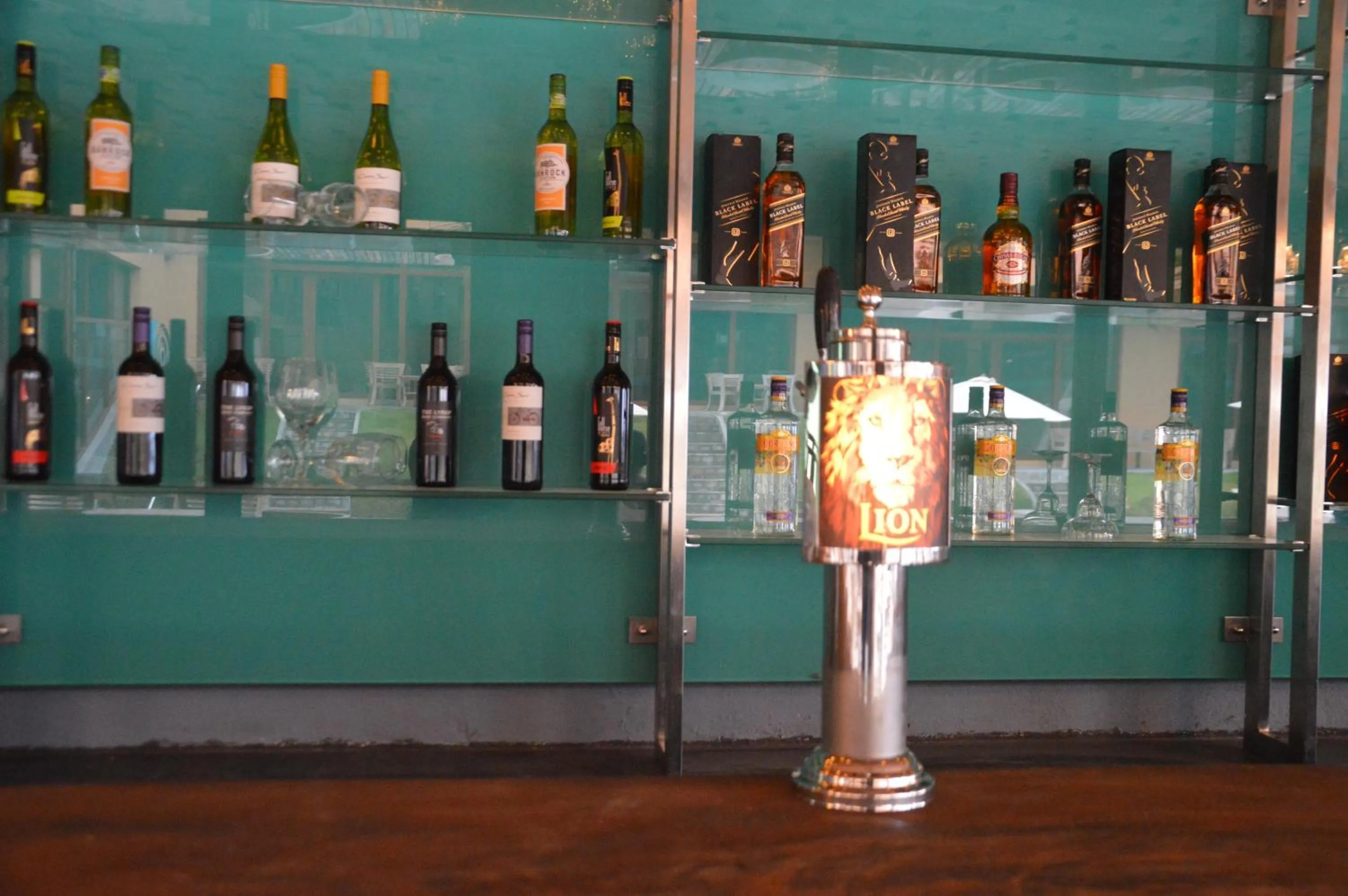 Alcoholic drinks in Thaproban Pavilion Waves