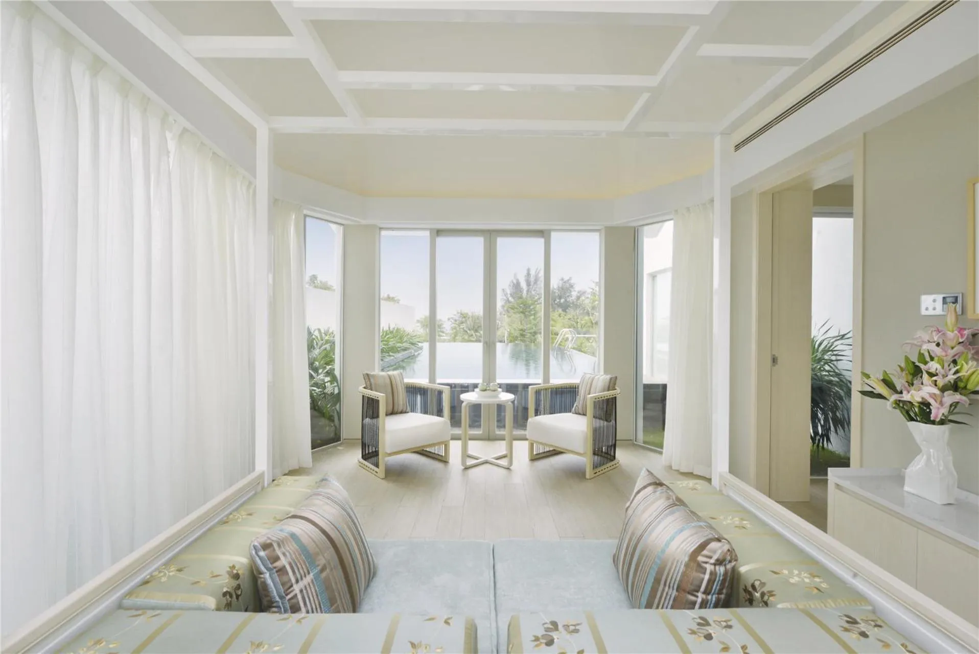 Living room in Palace Resort Villas Yalong Bay Sanya